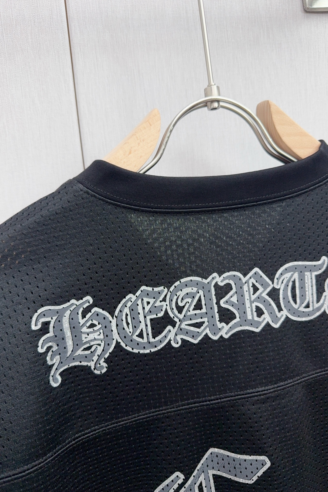 Chrome Heartcrobatic Long Sleeve V-Neck Cotton T-Shirt in Black, Sizes SML - 图片 8
