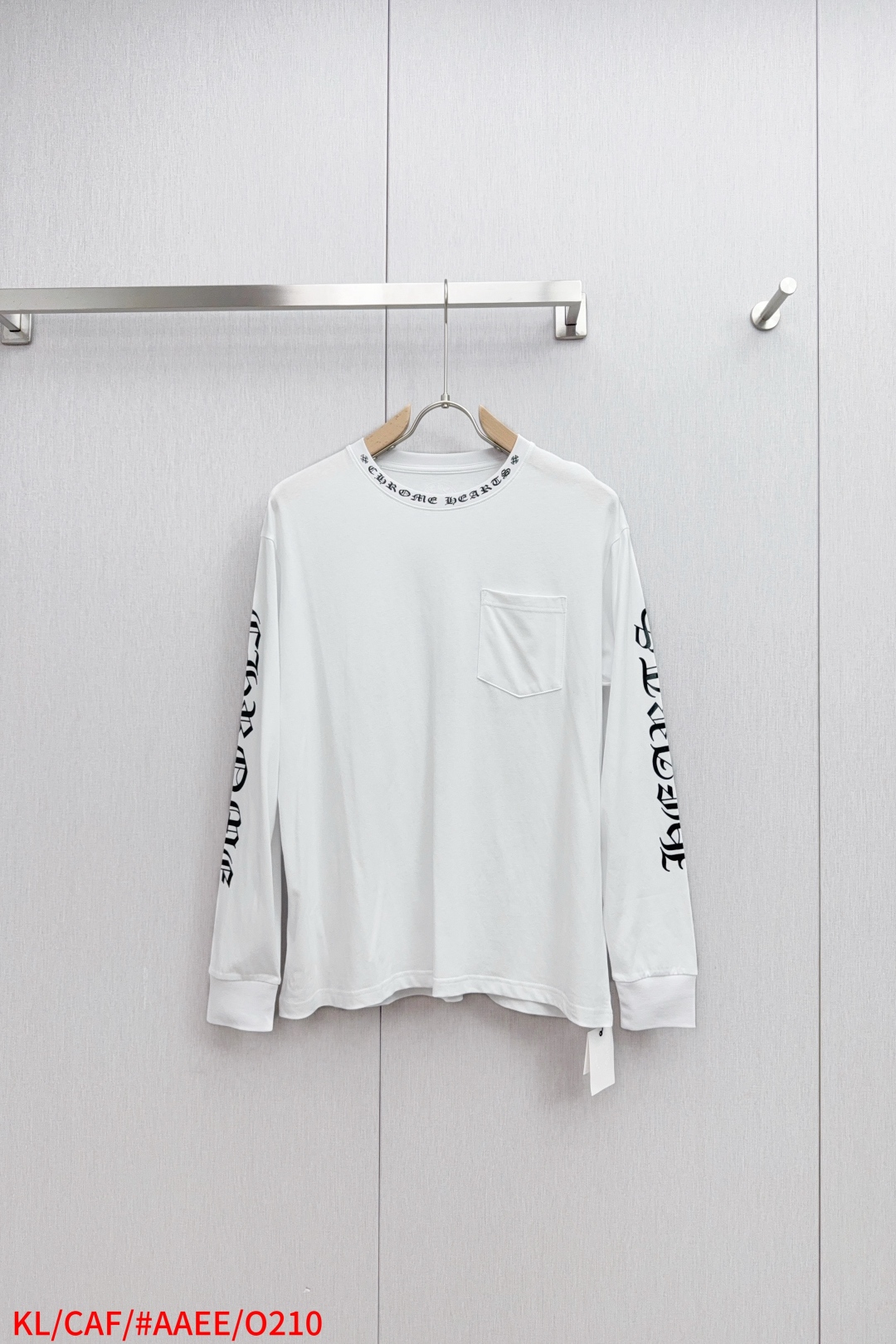 Stylish Chrome Heartcroft Cotton Arm Cuffs T-shirt in Black and White - 图片 2