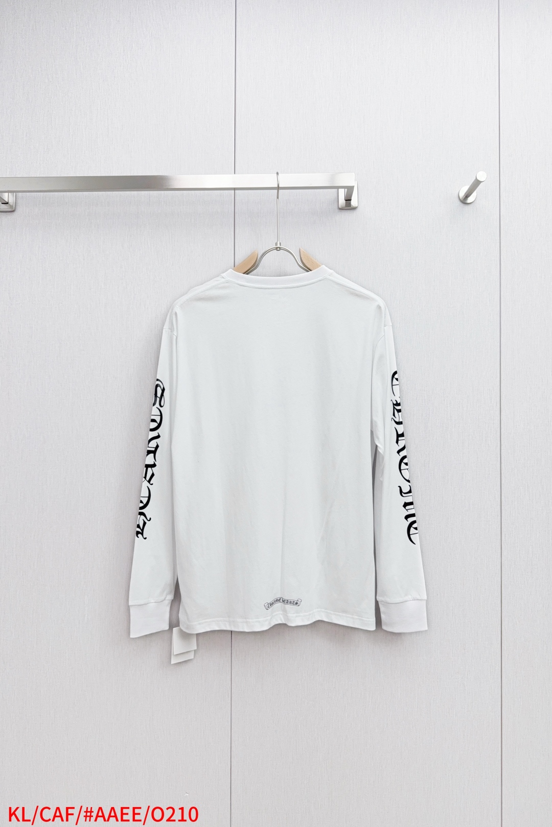 Stylish Chrome Heartcroft Cotton Arm Cuffs T-shirt in Black and White - 图片 3