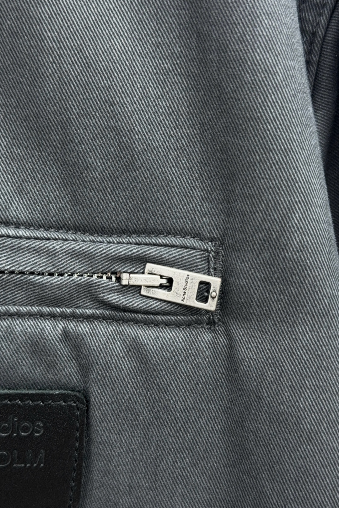 Unique Cotton Zipper Jacket with Natural Coloring Effect for Autumn/Winter Closet - 图片 5