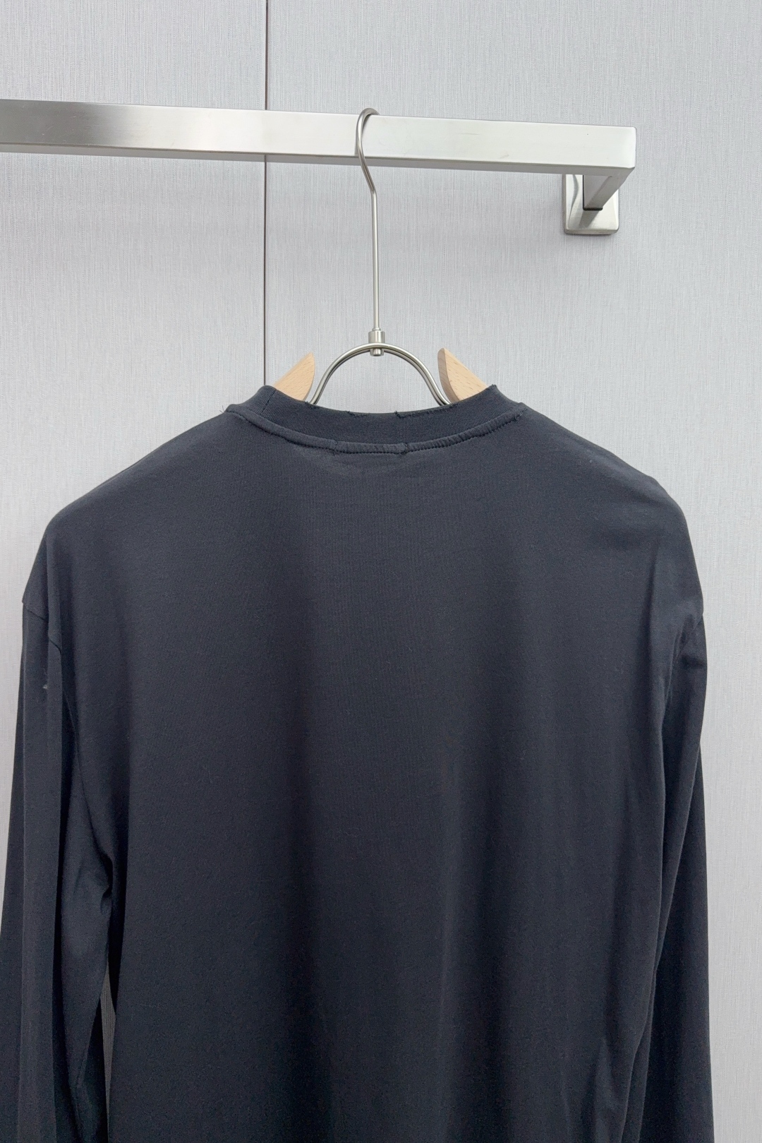 Prada 25FW Lead and Grey Triangle Long Sleeves Fabric Customization Process - 图片 8
