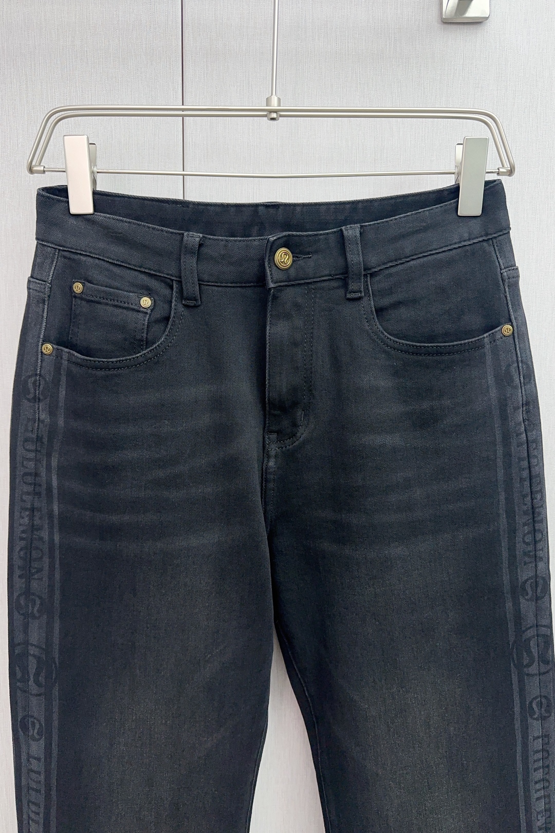 Review: Lululu Jeans – Classic, Stylish, Comfortable with High-Level Feelings - 图片 4