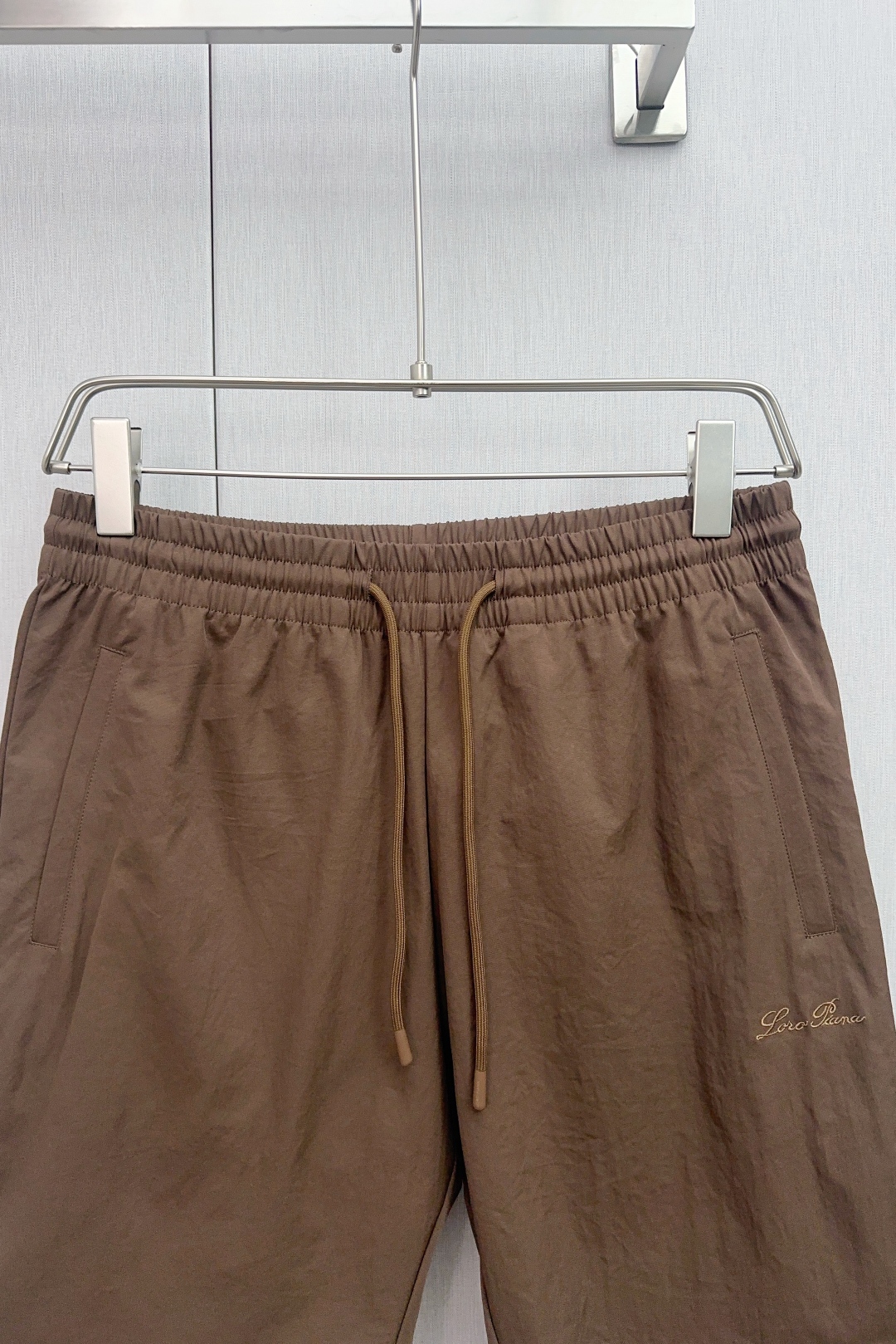 Men’s Classic Letter Embroidery Shorts for Spring/Summer 2025: Stylish and Versatile - 图片 3