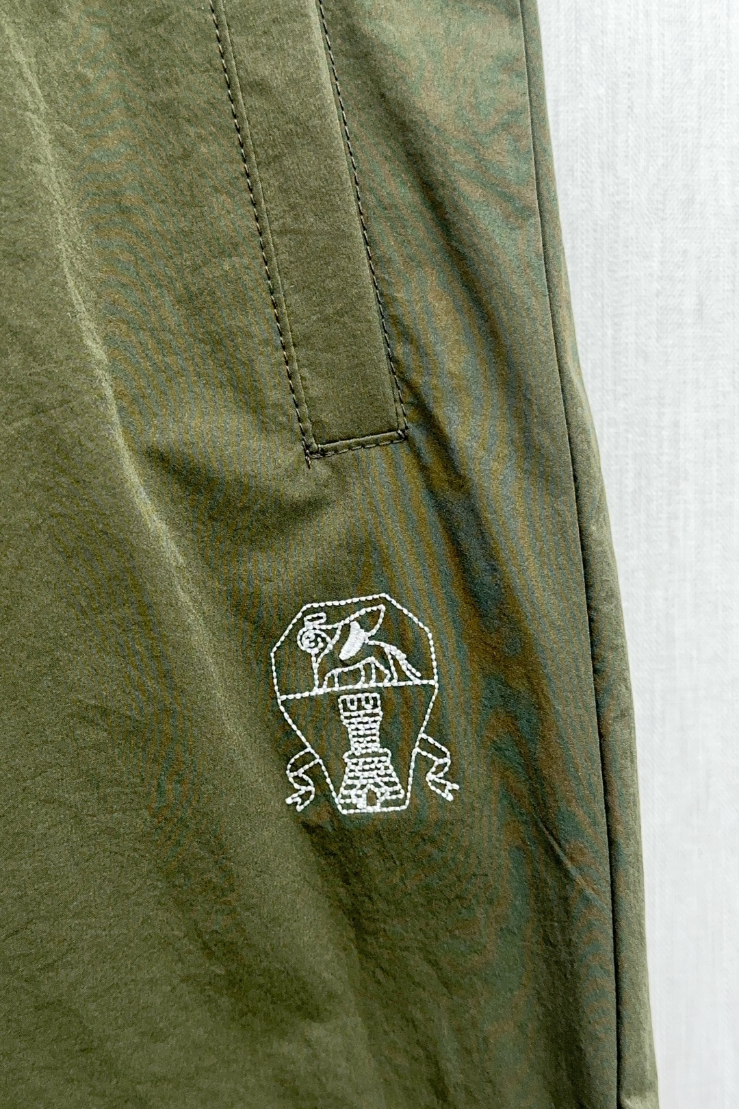 “2025 Fashion Shorts: Latest Simultaneous Sales with High-Grade Fabrics and Original Hardware Decorations” - 图片 4