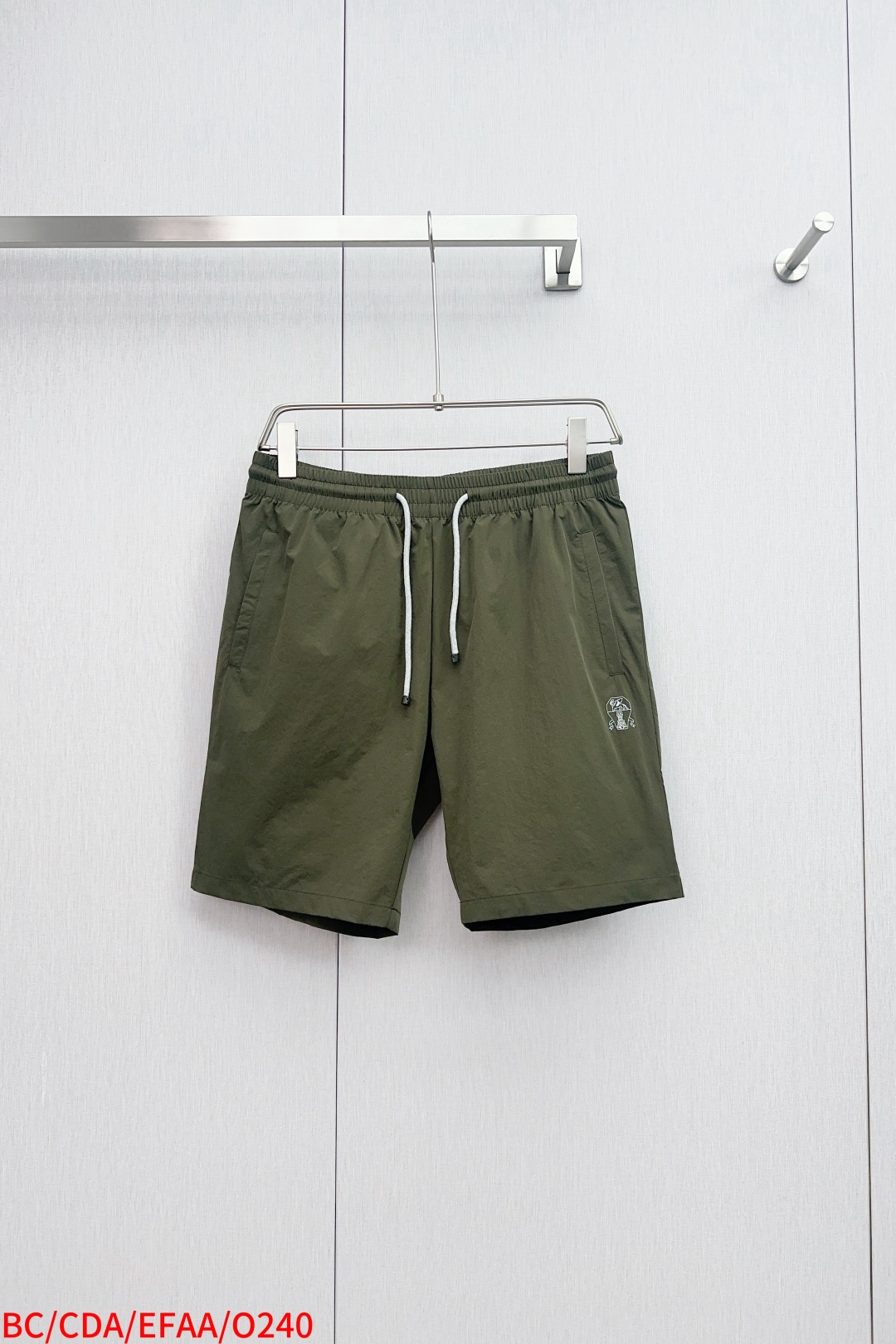 “2025 Fashion Shorts: Latest Simultaneous Sales with High-Grade Fabrics and Original Hardware Decorations” - 图片 1