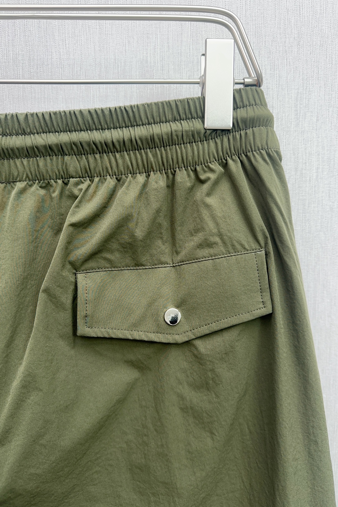 “2025 Fashion Shorts: Latest Simultaneous Sales with High-Grade Fabrics and Original Hardware Decorations” - 图片 8