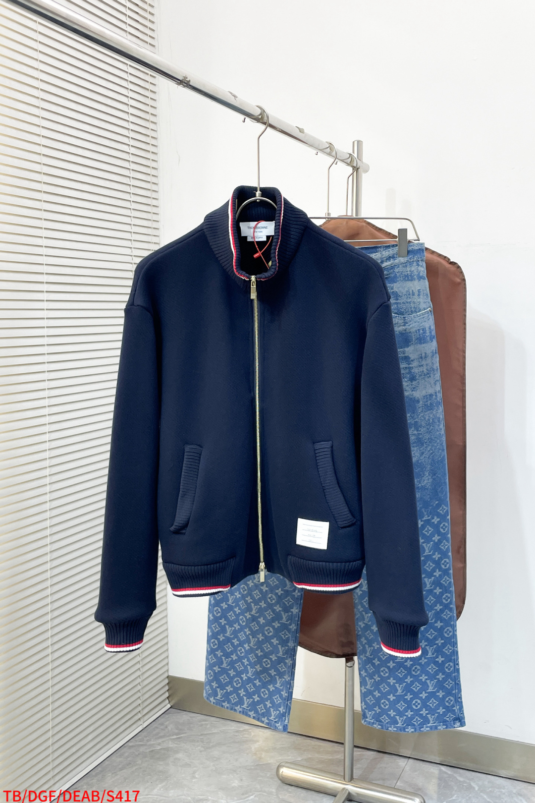 _dr-9seBa3HE552862dcJrhvjosK7boAp8DqiS_A