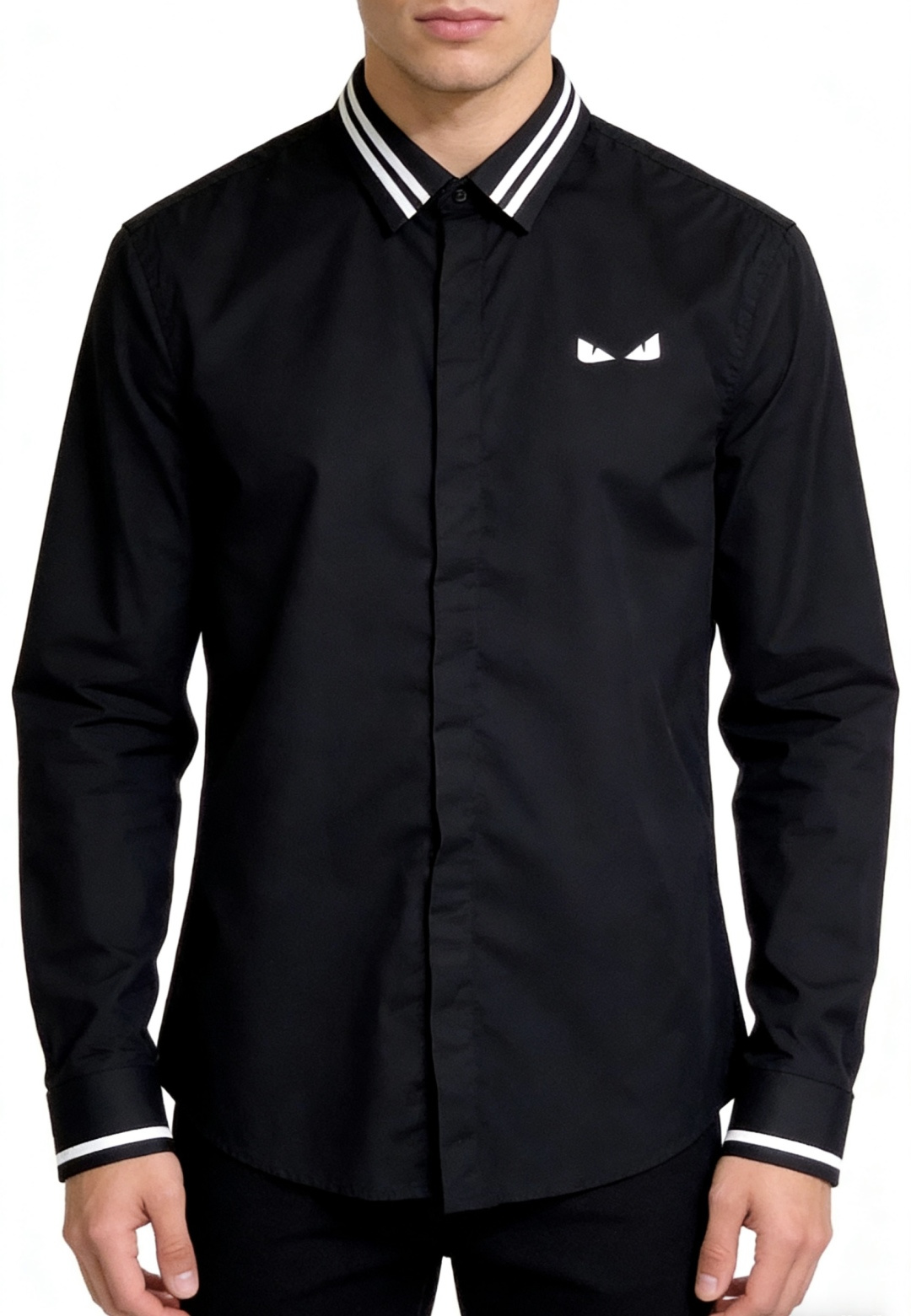 NO:732728,H332 FD is available at Fendi counters at the same time. Fashionable and casual lapel long-sleeved shirt. Imported original technical fabrics. The workmanship is extremely complex. The only channel that can be used as a purchasing agent. Classic printing technology letter logo. Very high grade. Comfortable and versatile. The upper body is handsome and stylish. The size is 38-42 in black and white (),, fendi, shirts,19860909H332 FD 芬迪 专柜同步有售,时尚休闲翻领长袖衬衫,进口原版科技面料,做工极为复杂,唯一可以做代购级别的渠道狠货,经典印花工艺字母logo,档次极高,舒适百搭,上身帅气有型,码数38-42 黑白两色（）,,fendi,shirts,,Men's clothing