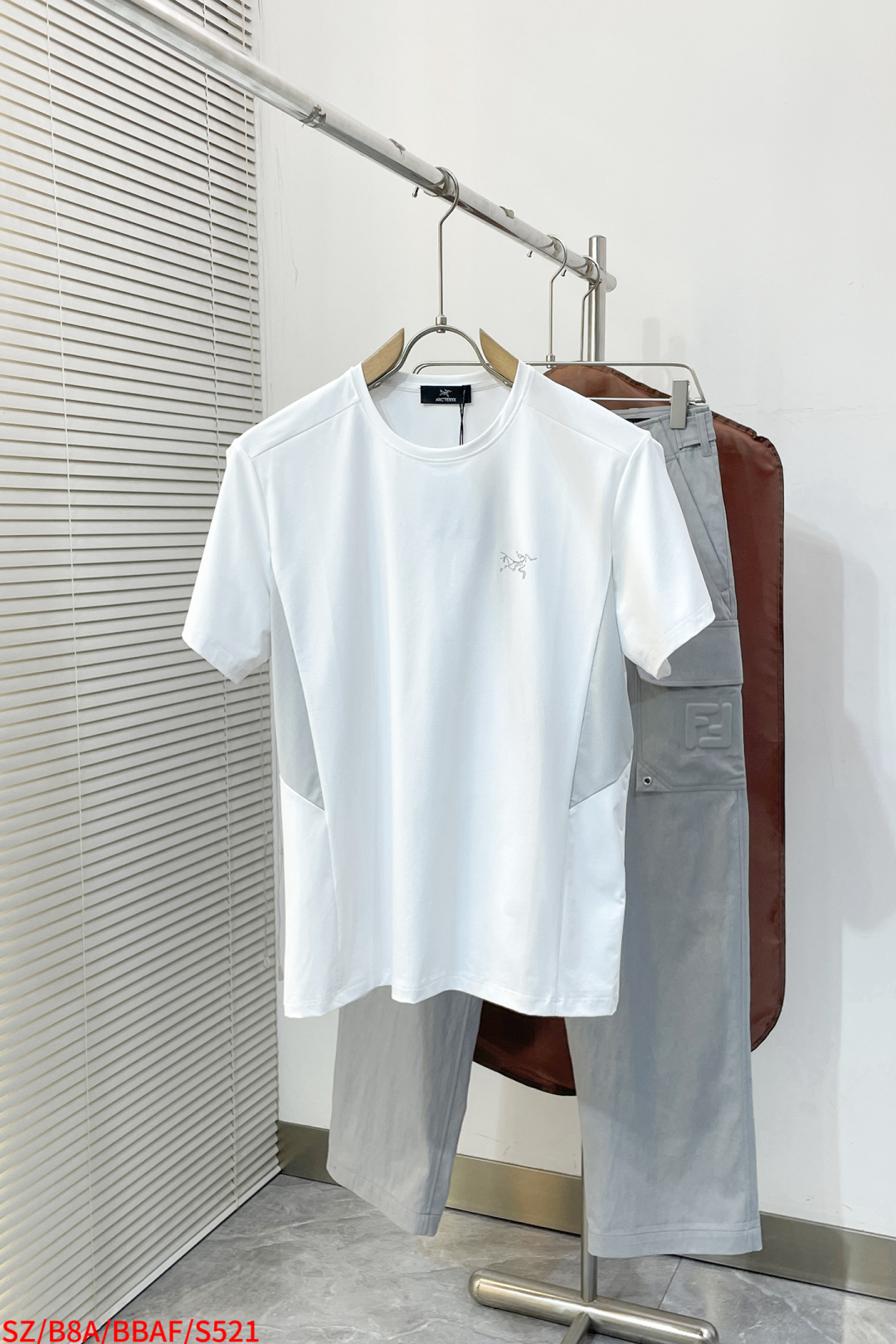 NO:726036,Replacement after the year S521 SZ Arc’teryx 2026ss new style, super attractive and stylish, first in the industry, creating a high-end urban casual sports style, the upper body can carry all styles and combinations, the same style for men and women, size S-2XL, three standards complete,,19860909年后退换 S521 SZ Arc’teryx 2026ss新款 超级耐看有型 业内首发,打造高端都市休闲运动风格,上身可以承载一切的风格搭配,男女同款 码数S-2XL 三标齐全,,,Men's clothing