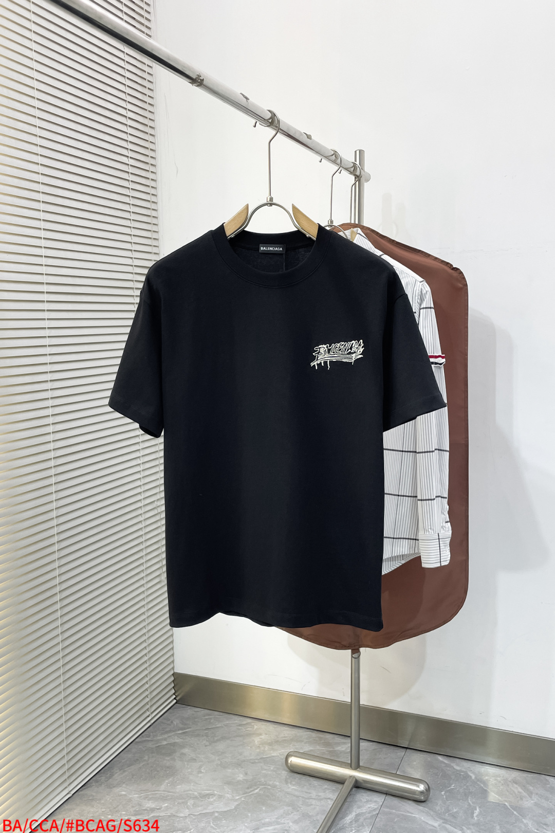 NO:734480,S634 high version BALENCIAGA heavy craftsmanship letter embroidery Logo logo exquisite upgrade, original fabric short-sleeved T-shirt customized 300 grams same vat dyed fabric feels very comfortable, fashionable and personalized, super versatile and good-looking, very suitable for both men and women, a must-have style for everyone, hang tag, collar label, washed wheat, three complete sizes, size S M L XL  2XL,,balenciaga,balenciaga,T-shirt,tees,t-shirt,19860909S634 高版本BALENCIAGA 巴黎世家 重工艺字母刺绣 Logo标识精致升级, 原版面料 短袖T恤 定制300克同缸染面料 手感非常舒服时尚又个性 超级百搭好看 男女都非常合适 人手必备款 吊牌 领标 水洗麦 三标齐全 尺码S M L XL 2XL,,balenciaga,balenciaga,T-shirt,tees，t-shirt,,Men's clothing