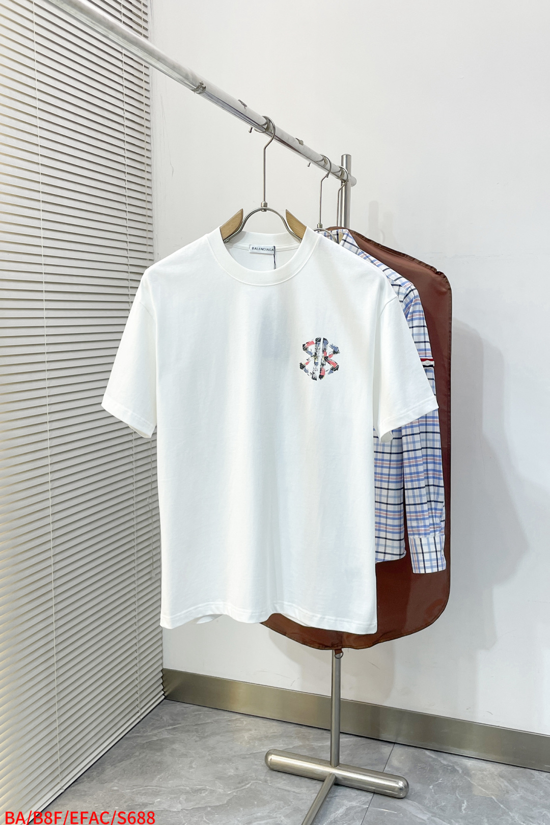 NO:734456,S688 BALENCIAGA 2026ss new fashion casual round neck casual worsted short sleeves luxury classic element design!  There is not too much complicated craftsmanship. It is about the fusion of design and materials. Simple European style. Sizes S-XXL. Three standards are complete, balenciaga, T-shirt,19860909S688 BALENCIAGA 2026ss新品时尚休闲圆领休闲精纺短袖 奢华经典元素设计！没有过多复杂的工艺 玩的就是设计与材质的融合 简约的欧风 尺码S-XXL 三标齐全,,balenciaga,T-shirt,,Men's clothing