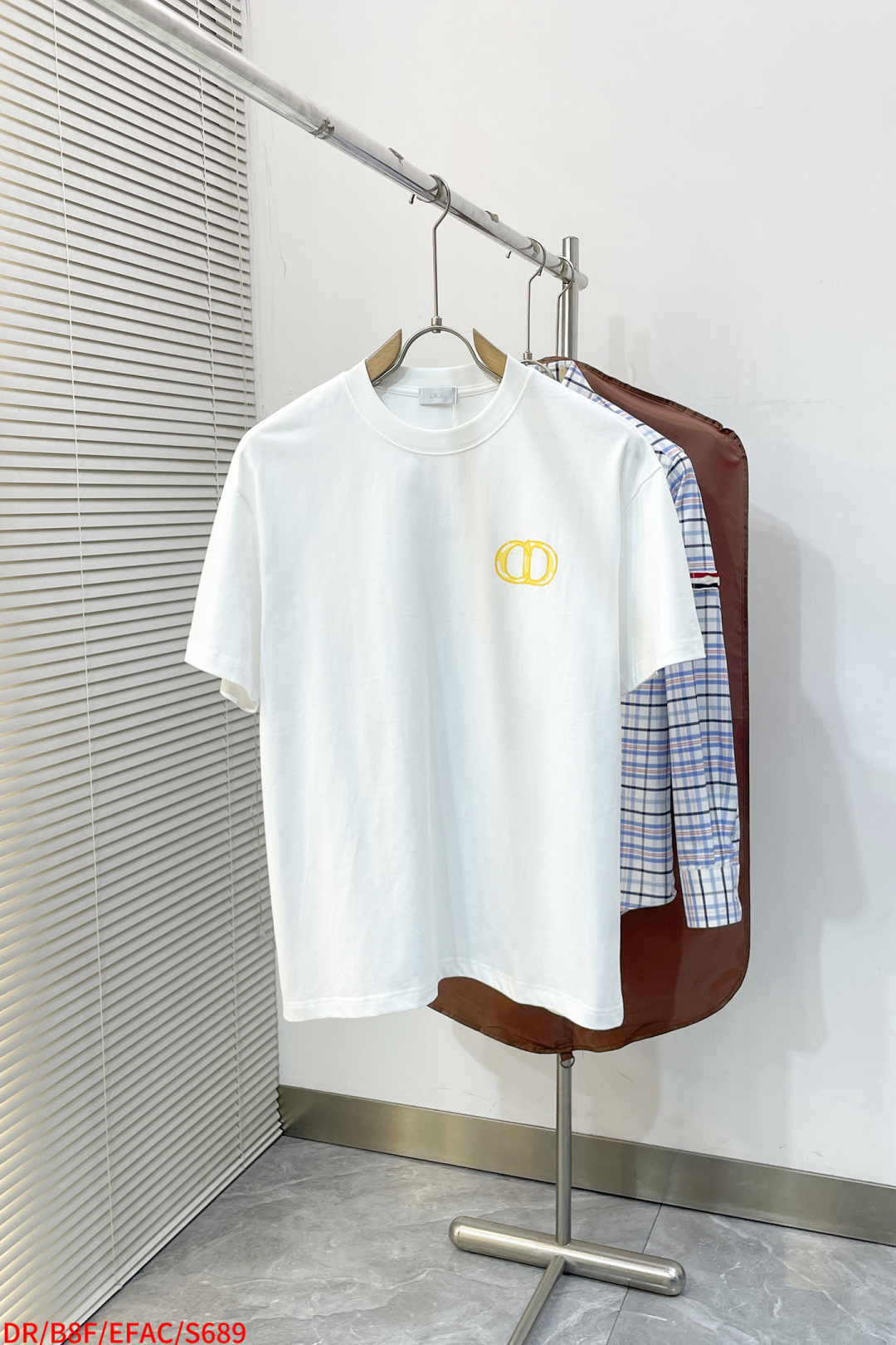 NO:734466,S689 DR Dior 300g round neck short-sleeved T-shirt brand classic classic simplicity offset printing letter LOGO embossing process 2025ss official synchronization high version high quality fashionable personality versatile trend pure original quality original fabric hangtag collar label washed wheat three standards complete Color: black. White. Size S M L XL XXL,, dior, T-shirt, tees, t-shirt,19860909S689 DR 迪奥 300克圆领短袖T恤 品牌经典 经典简约 胶印 字母LOGO压花工艺 2025ss官方同步 高版本 高品质 时尚个性 百搭潮流 纯原品质 原版面料 吊牌 领标 水洗麦 三标齐全 颜色: 黑色.白色. 尺码S M L XL XXL,,dior,T-shirt,tees，t-shirt,,Men's clothing