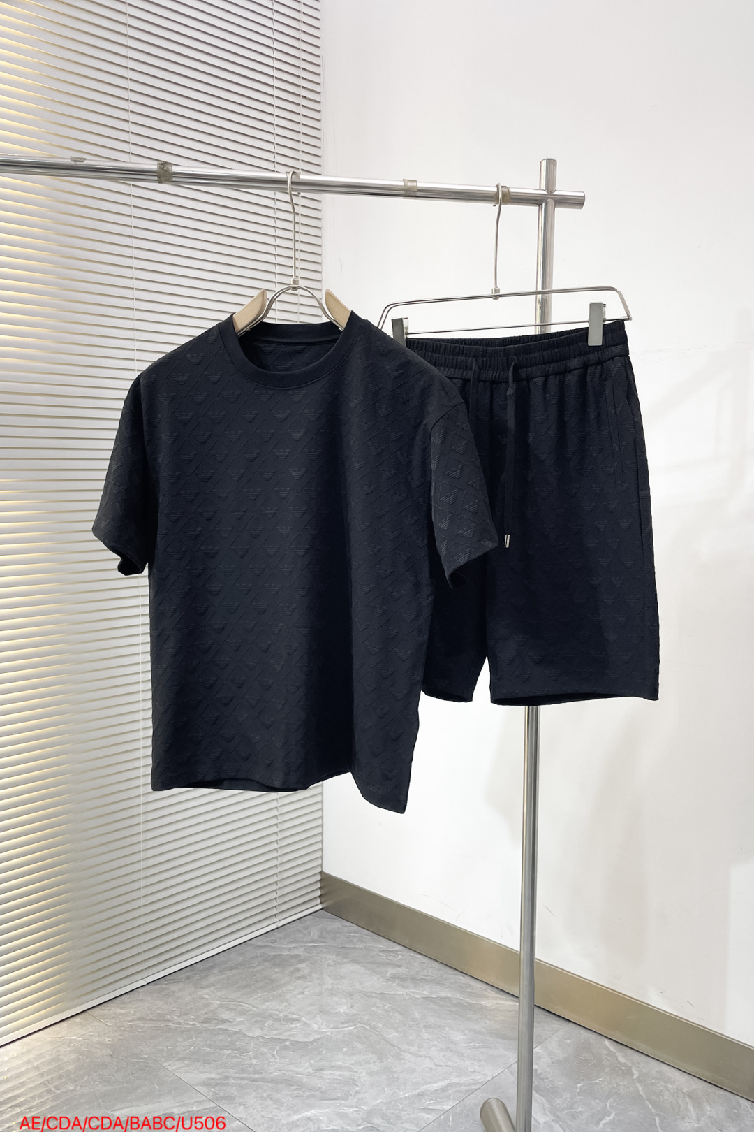 NO:841804,Tops and pants U506 ARMANI 2026ss spring and summer new casual short-sleeved shorts suit, high-end version!  Customized fabric with high breathability and comfort, impeccable details, brand element design concept, reflecting high quality. It feels delicate and soft!  It presents a casual cut and the upper body shape is awesome!  Size M-3XL can be sold separately, armani, shorts, T-shirt,19860909上衣 裤子 U506 ARMANI 2026ss春夏新款 休闲 短袖 短裤裤 套装,高端版本！定制面料 透气舒适度高,细节无可挑剔,品牌元素设计理念,体现高品质.手感细腻柔软！呈现休闲裁剪,上身版型超赞！码数M-3XL可拆卖,,armani,shorts,T-shirt,,Men's clothing