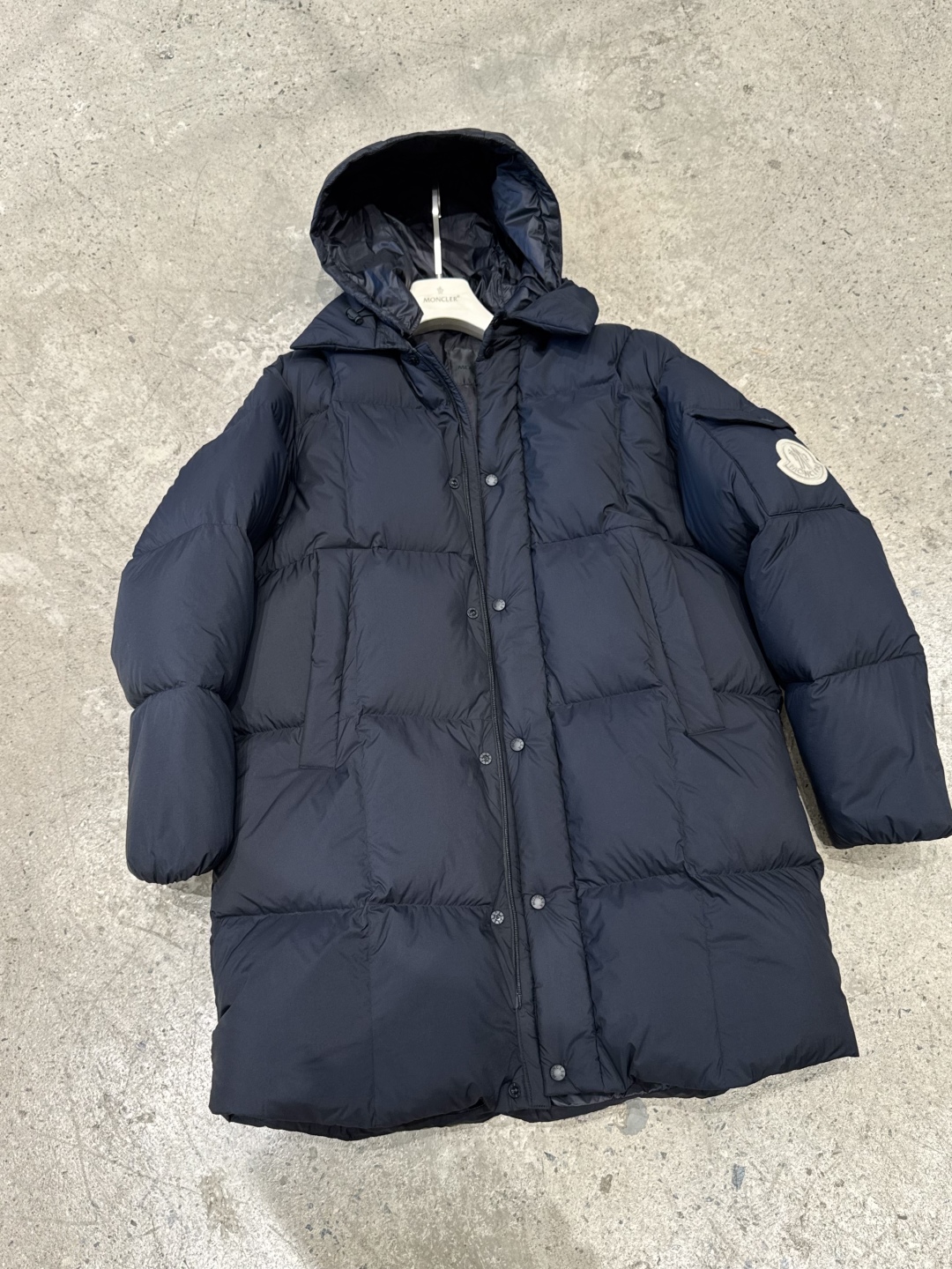 #正品级:𝗠𝗼𝗻𝗰𝗹𝗲𝗿｜盟可睐 𝟮𝟱𝗦𝗦 𝗔𝗹𝗶𝘇𝗲长款大标 可拆卸帽 加厚长款羽绒服【赵露思同款】 