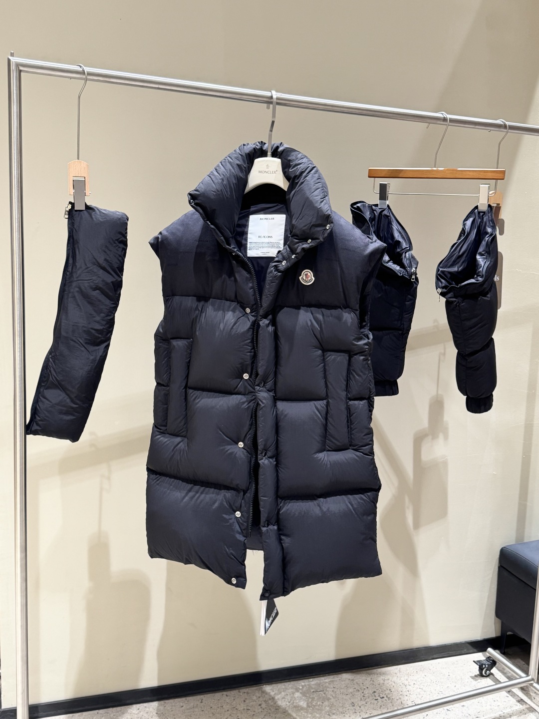 #正品级:𝑴𝒐𝒏𝒄𝒍𝒆𝒓｜蒙口 /盟可睐 25𝒔𝒔 Verone 秋冬新品限量款多功能【可拆袖】长款立领