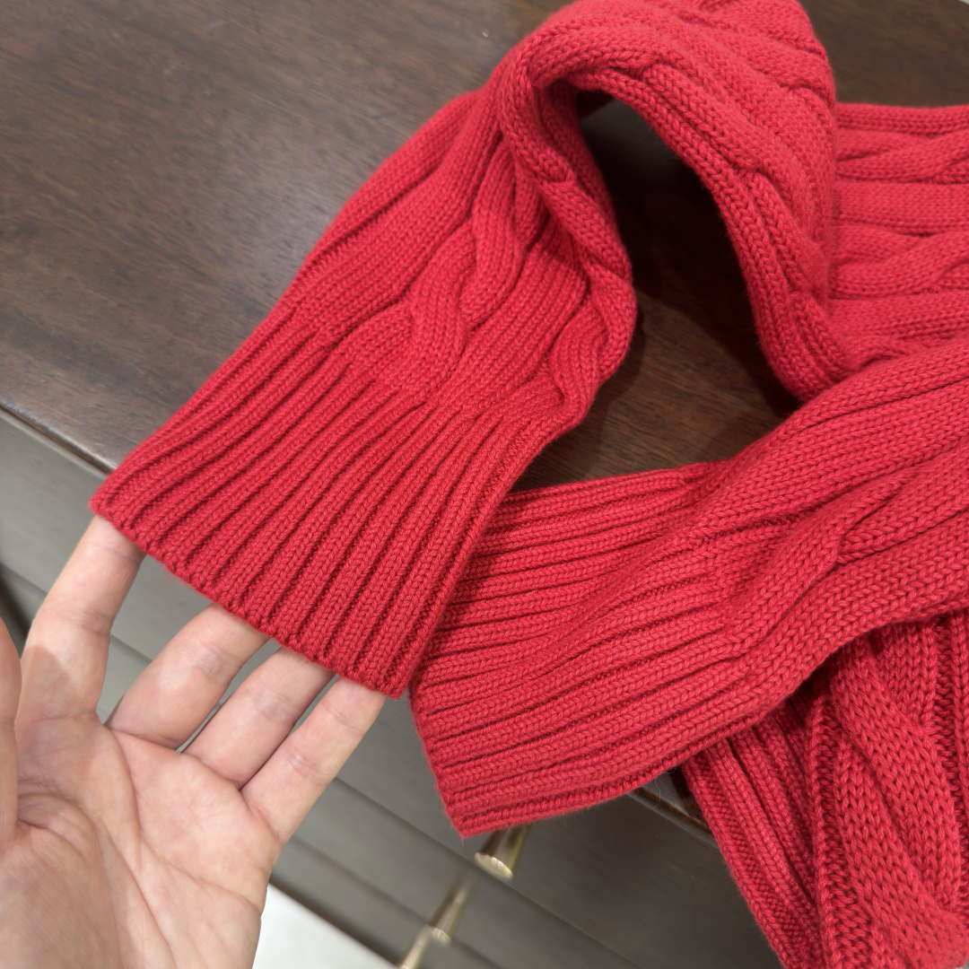 细节%

𝗣𝗼𝗹𝗼 𝗥𝗮𝗹𝗽𝗵 𝗟𝗮𝘂𝗿𝗲𝗻 ｜拉夫劳伦 半拉链立领针织衫-男女款  新年红
