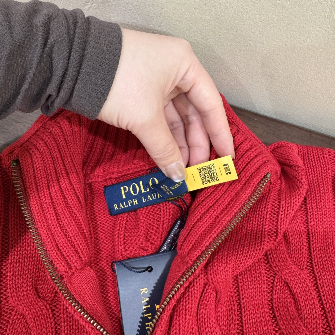 细节%

𝗣𝗼𝗹𝗼 𝗥𝗮𝗹𝗽𝗵 𝗟𝗮𝘂𝗿𝗲𝗻 ｜拉夫劳伦 半拉链立领针织衫-男女款  新年红
