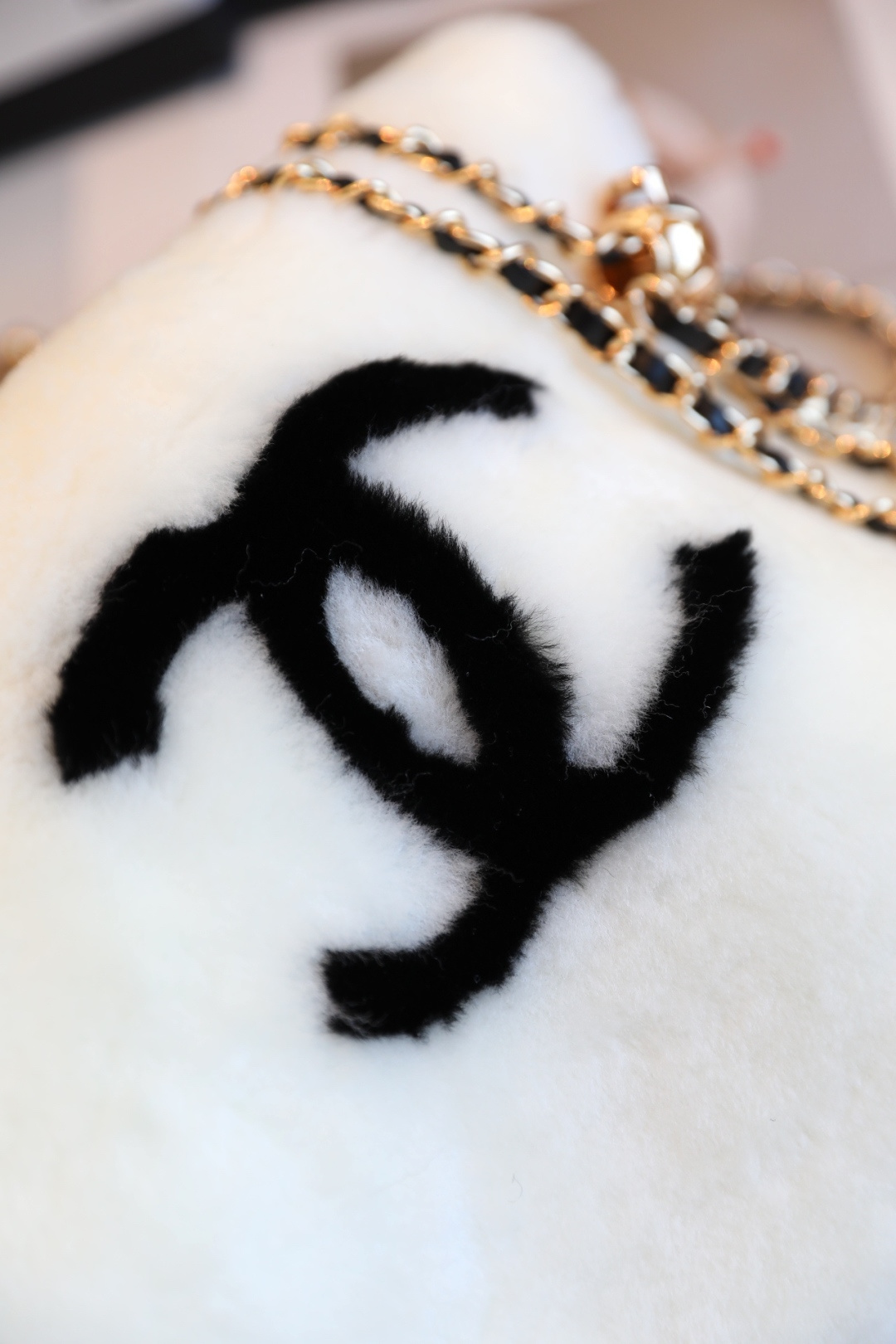Chanel 专柜款经典鞋履 9
