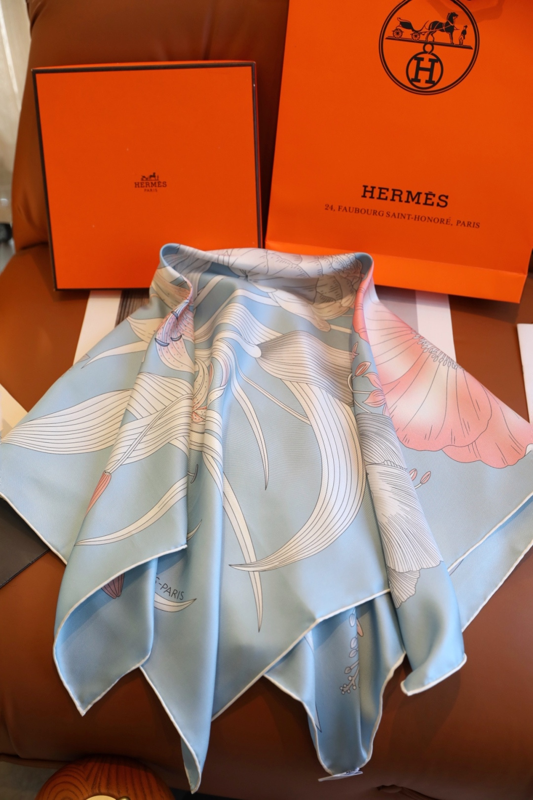 Hermès Luxury Designer Handbag Shoulder Crossbody Bag crafted in premium 2