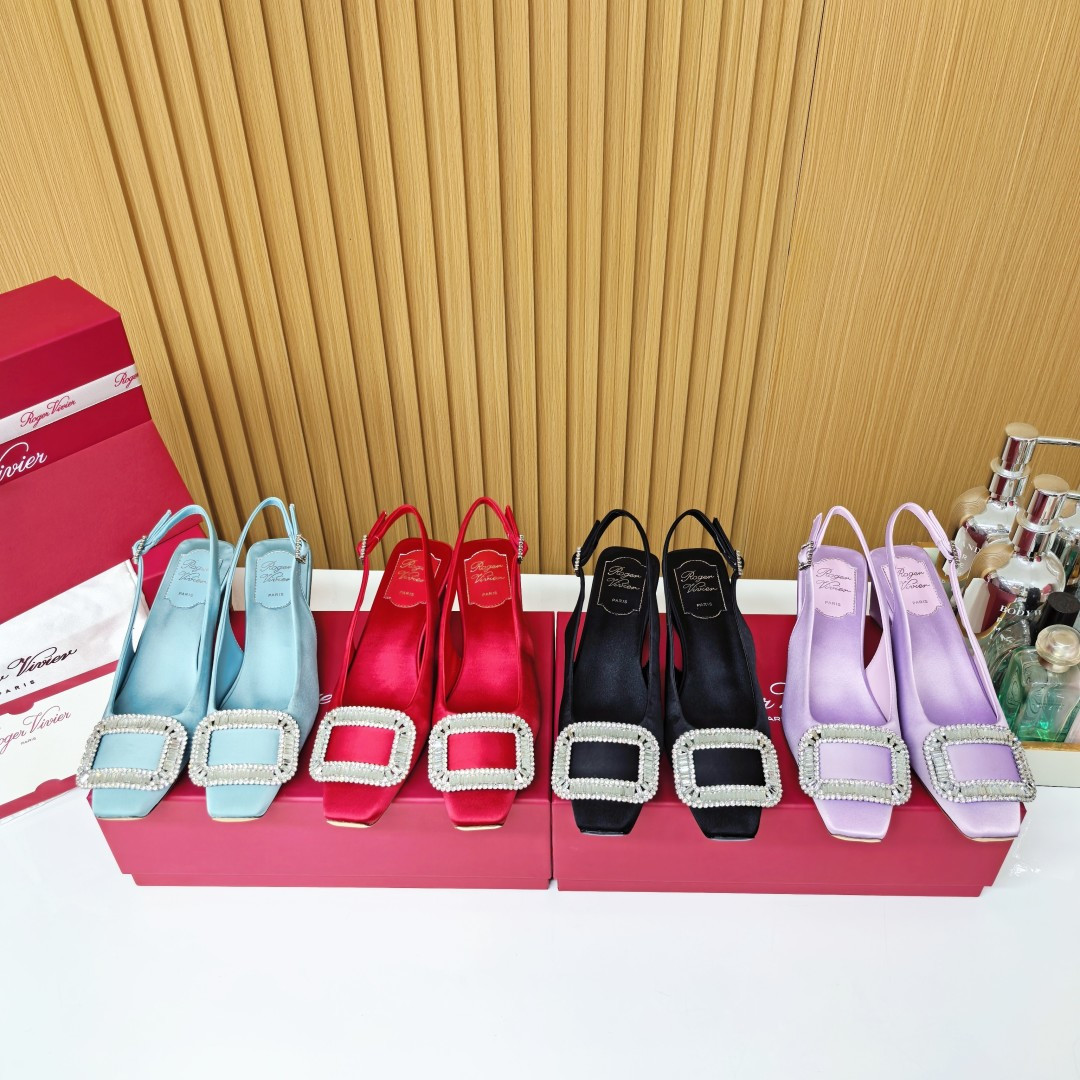 NO:412360,Purchase level Rv Belle Vivier sandals The entire series of original products are purchased independently developed, one to one perfect replica, three-dimensional and stylish last shape, super modified foot shape, extreme comfort and perfect shoe shape, let you fully experience the elegance from Paris, France, the best choice for shoe cabinets this summer, imported mulberry silk mixed breed sheep lining, imported Italian A-grade leather outsole, size 34-40 (34,40 customized, non-return and exchange), single shoe sandals, sandals, Leather soles19860909代购级别Rv Belle Vivier凉鞋 全系列原版购入独立开发 一比一完美复刻 楦型立体有型 超级修饰脚型 极度的舒适感和完美的鞋型 让你充分感受来自法国巴黎的优雅 今夏鞋柜的不二选择 进口桑蚕丝混种羊内里 意大利进口A级真皮大底 码数34-40（34,40订做不退换）,单鞋凉鞋,sandals,Leather soles,Women's Shoes