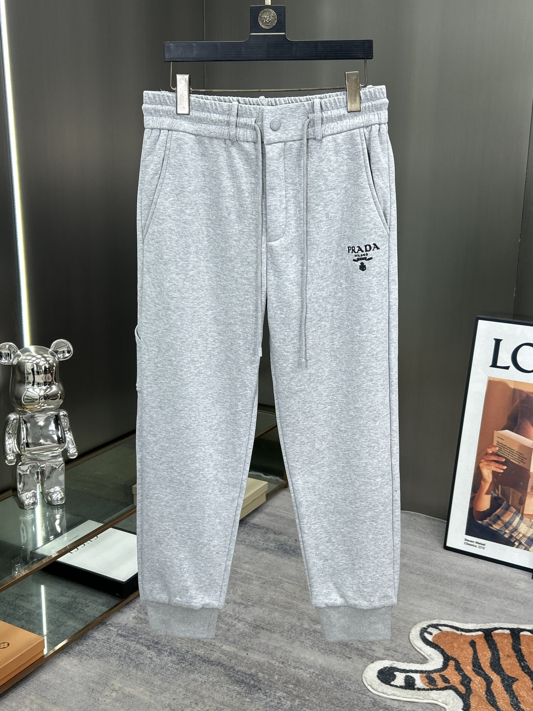 Prada Fleece-Lined Sweatpants: Ultimate Comfort & Style for Fall/Winter