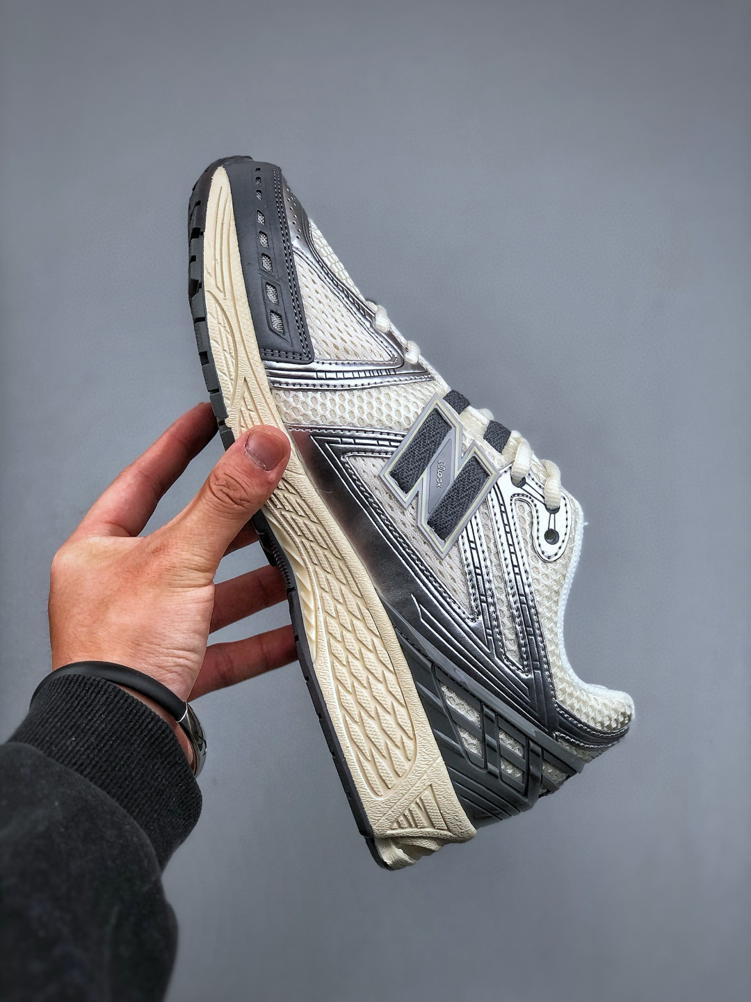 New Balance 1906R Retro Running Shoes - Classic Style & Modern Comfort 3 cmp i1746031650009 4233 0 1