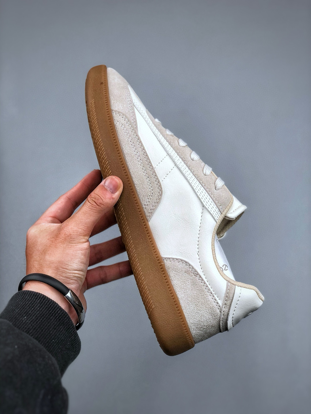 ECCO Men's White Leather and Suede Lace-Up Casual Retro Sneakers 3 cmp i1746031799132 3061 0 1