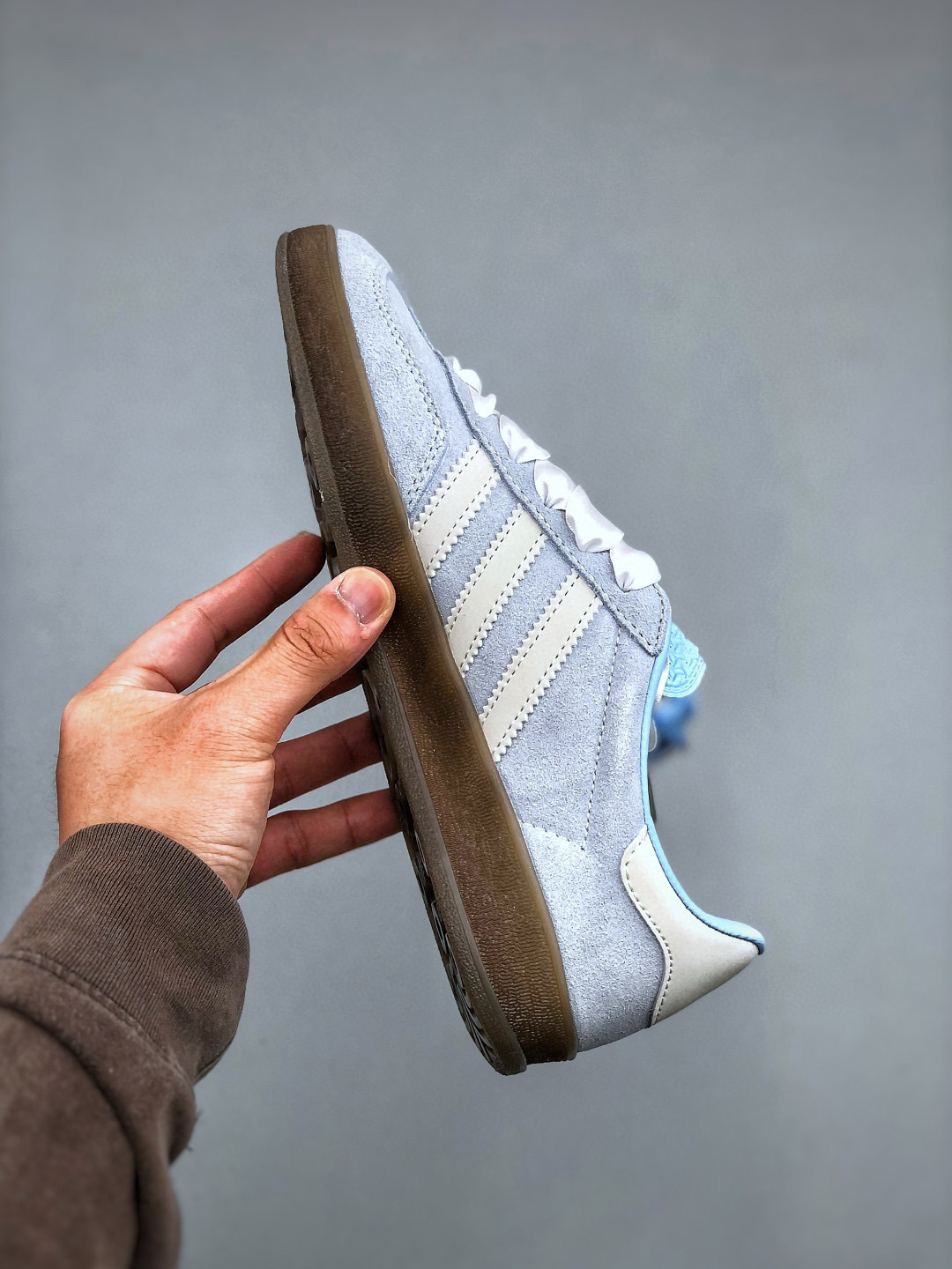 Adidas Gazelle Indoor Trainers: Low-Top, Retro, Versatile, and Comfortable 6 cmp i1746387344367 948 0 4