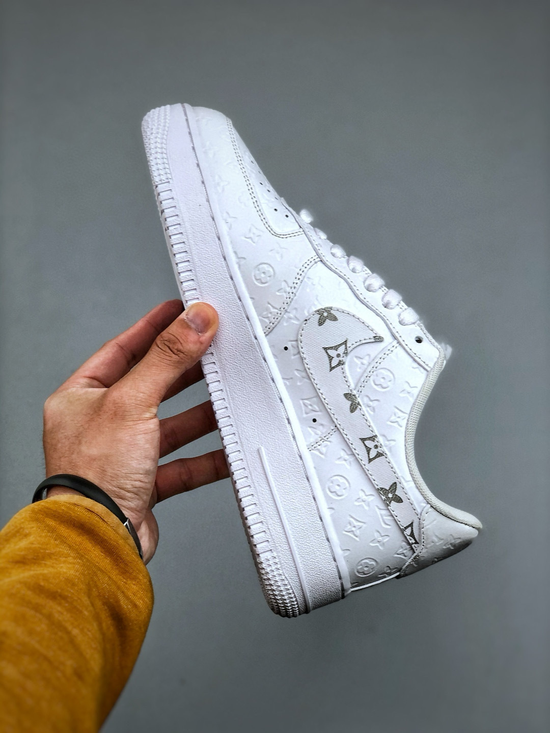 Nike Air Force 1 '07 x Louis Vuitton: Low-Top Casual Sneakers 6 cmp i1746480120280 3974 0 4