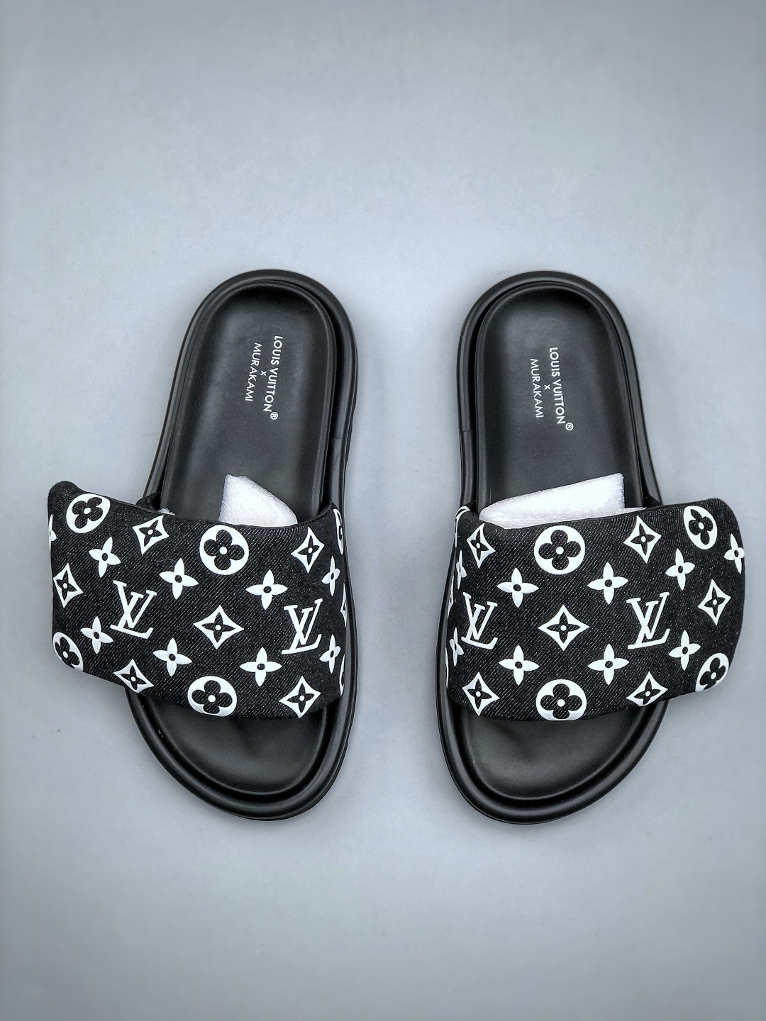 Louis Vuitton Takashi Murakami White Leather Flat Sandals Slides Slippers 4 cmp i1746551692748 130 0 2