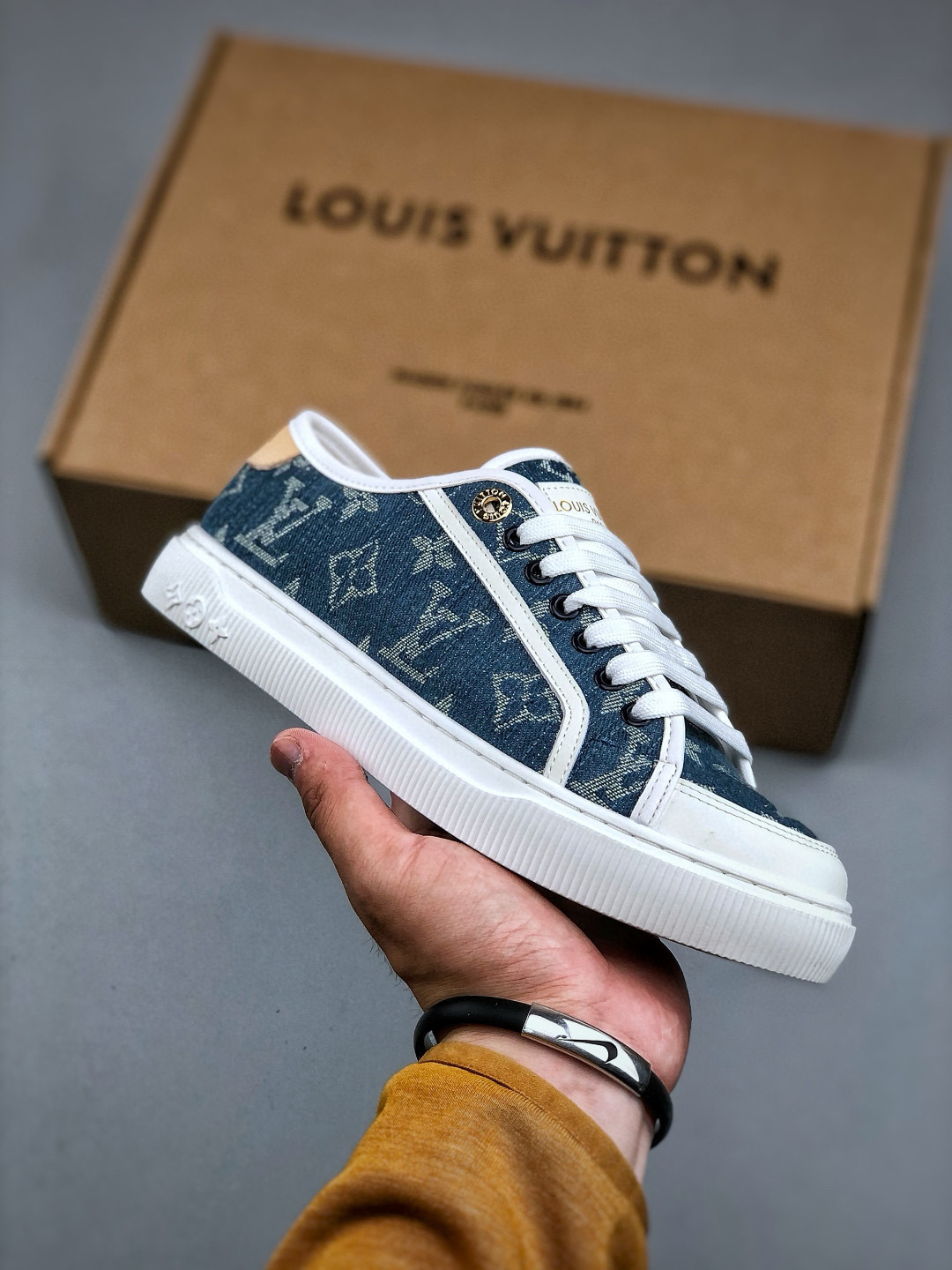 Louis Vuitton Lagoon Denim Sneaker: Embossed Canvas, Retro Design, and Comfort 2 cmp i1746551776076 1093 0 0