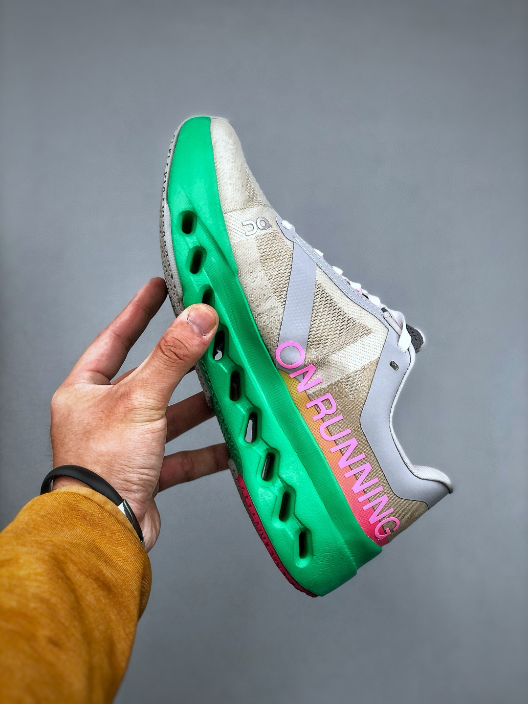 On Running Cloudsurfer Next Lightweight Comfort Multifunctional Sneakers 6 cmp i1746637347649 2903 0 4
