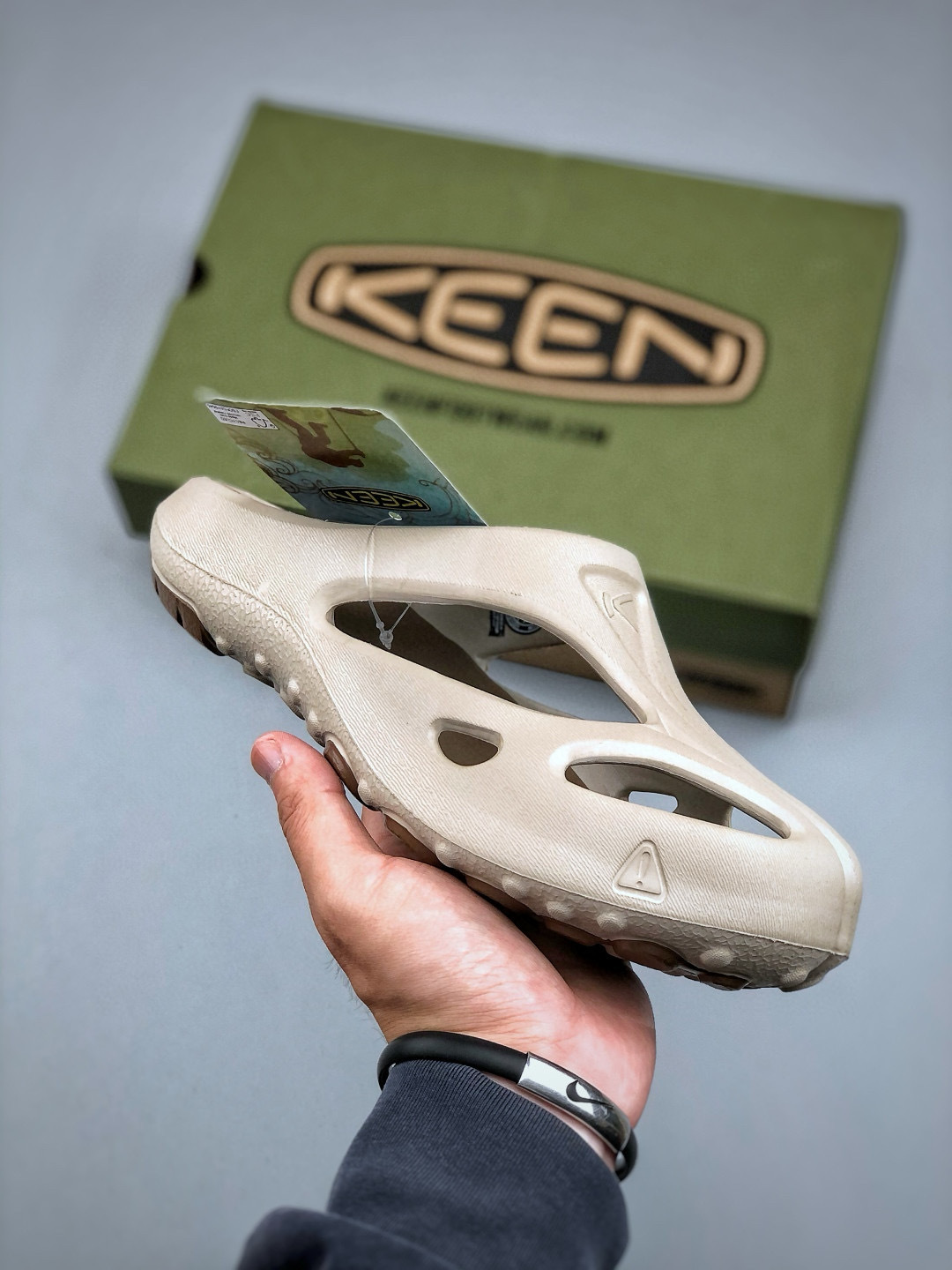 KEEN Shanti EVA Clogs: Lightweight, Quick-Drying, and Slip-Resistant Outdoor Shoes 2 cmp i1746817542735 3122 0 0