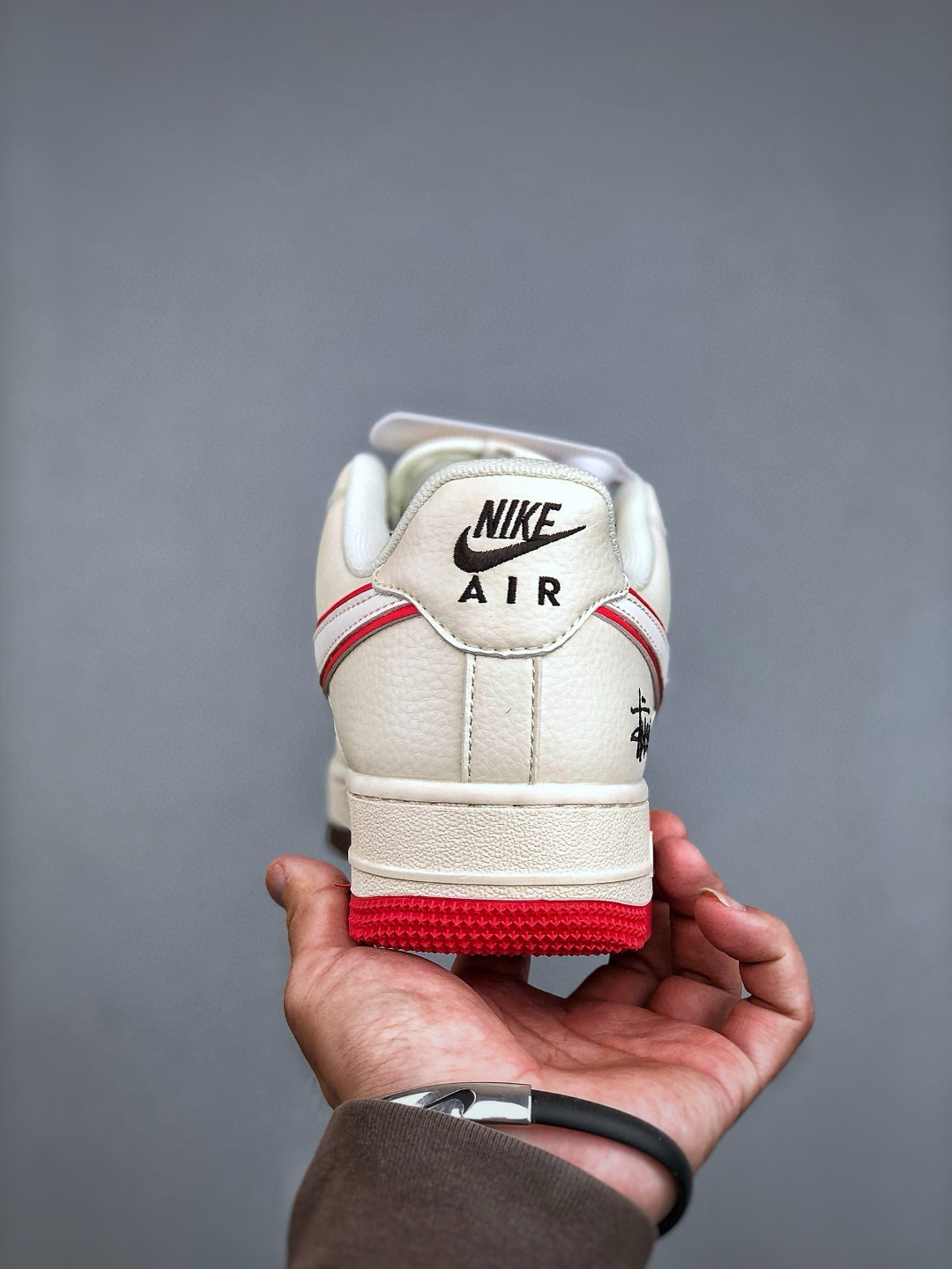 Nike Air Force 1 '07 Stussy Custom Low-Top Sneakers - Fashionable Comfort 7 cmp i1746898204348 6908 0 5