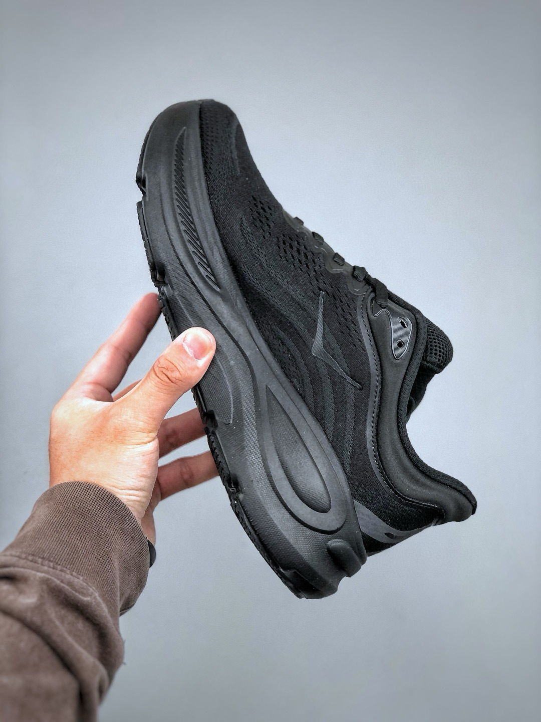 HOKA ONE ONE Bondi 9 Wide: Comfort, Cushioning, and Performance Running Shoes 9 cmp i1746898349390 3576 0 7