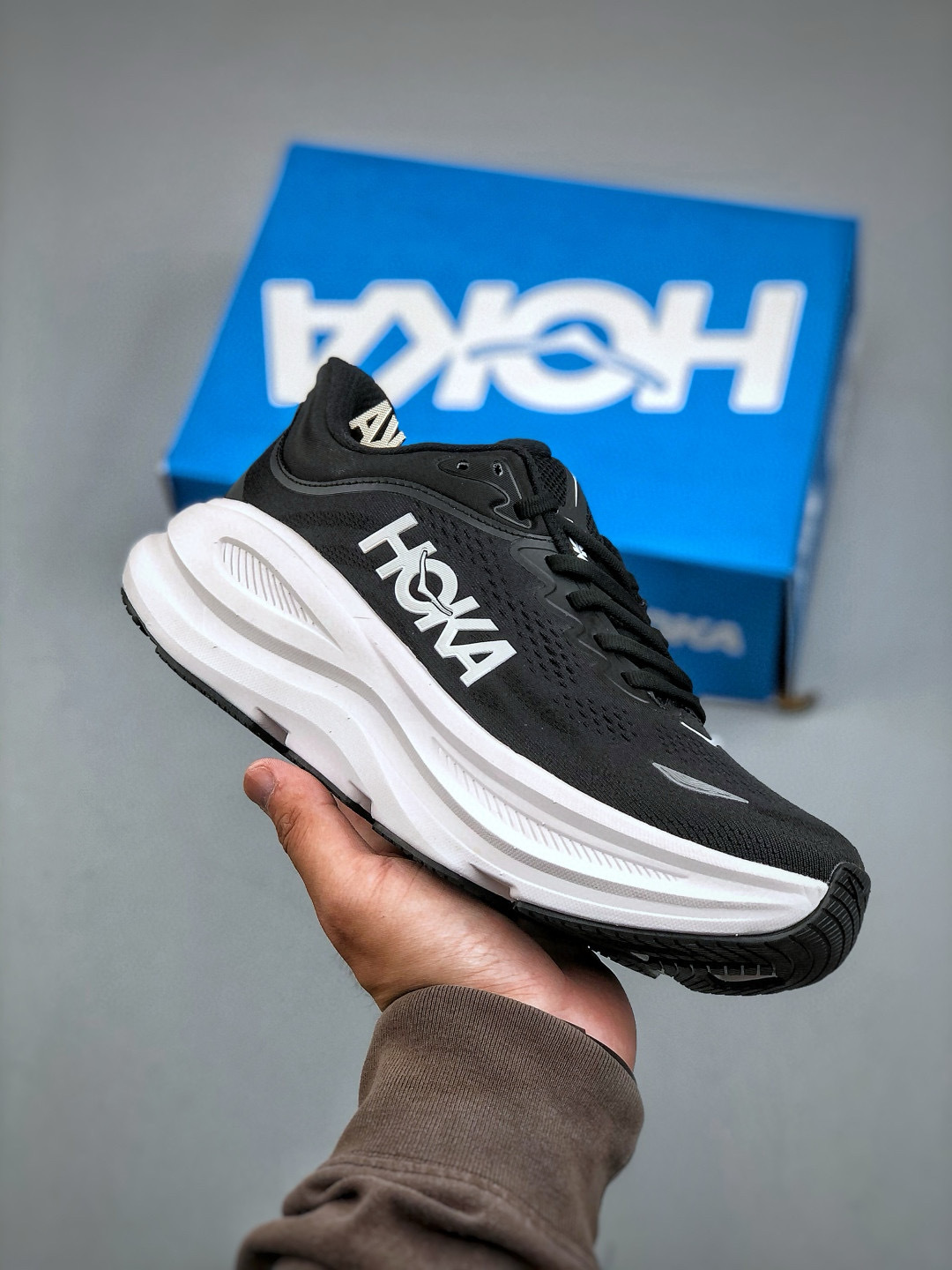 HOKA ONE ONE Bondi 9 Wide: Comfort, Cushioning, and Performance Running Shoes 2 cmp i1746898349402 8270 0 0