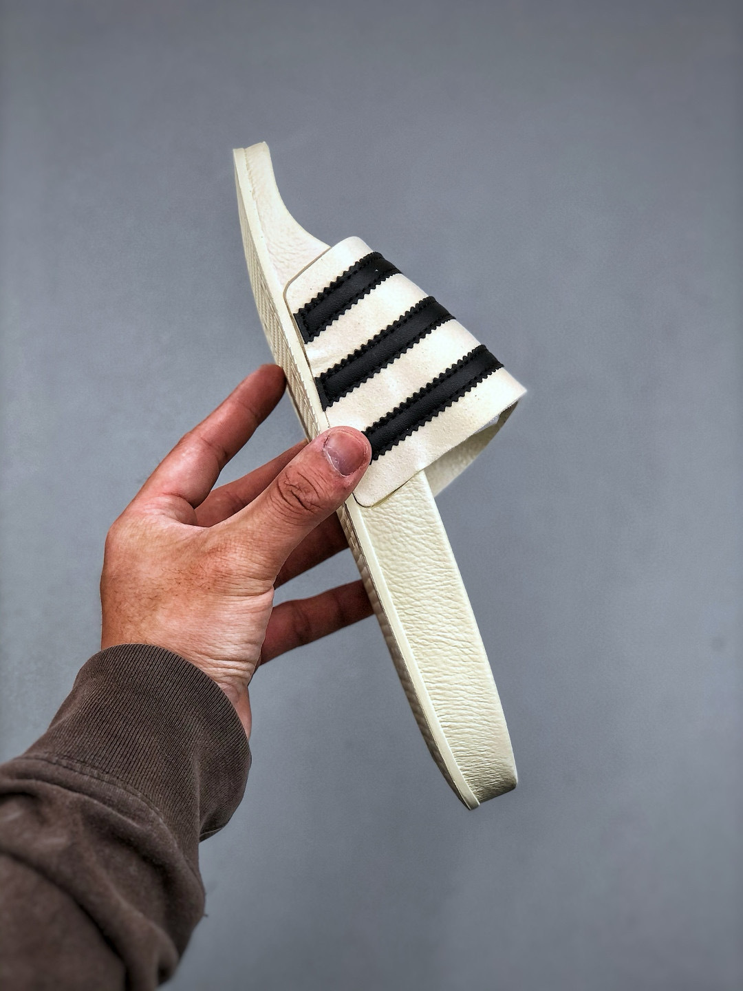 Fear of God x Adidas Adilette Slides - Comfortable & Anti-Slip Unisex 9 cmp i1746898381527 4684 0 7