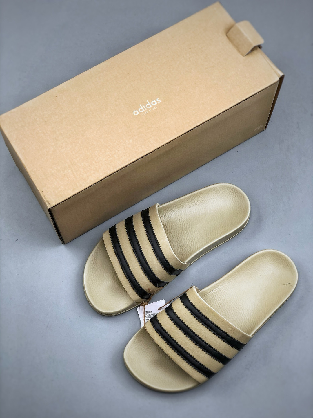 Fear of God x Adidas Adilette Slides - Comfortable & Anti-Slip Unisex 7 cmp i1746898381540 2242 0 5