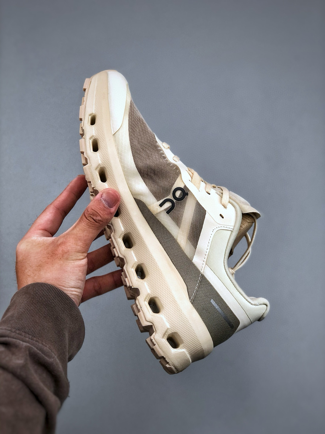 On Running Cloudvista 5.0 White & Blue Lightweight Trail Running Shoes 6 cmp i1746898443681 8746 0 4