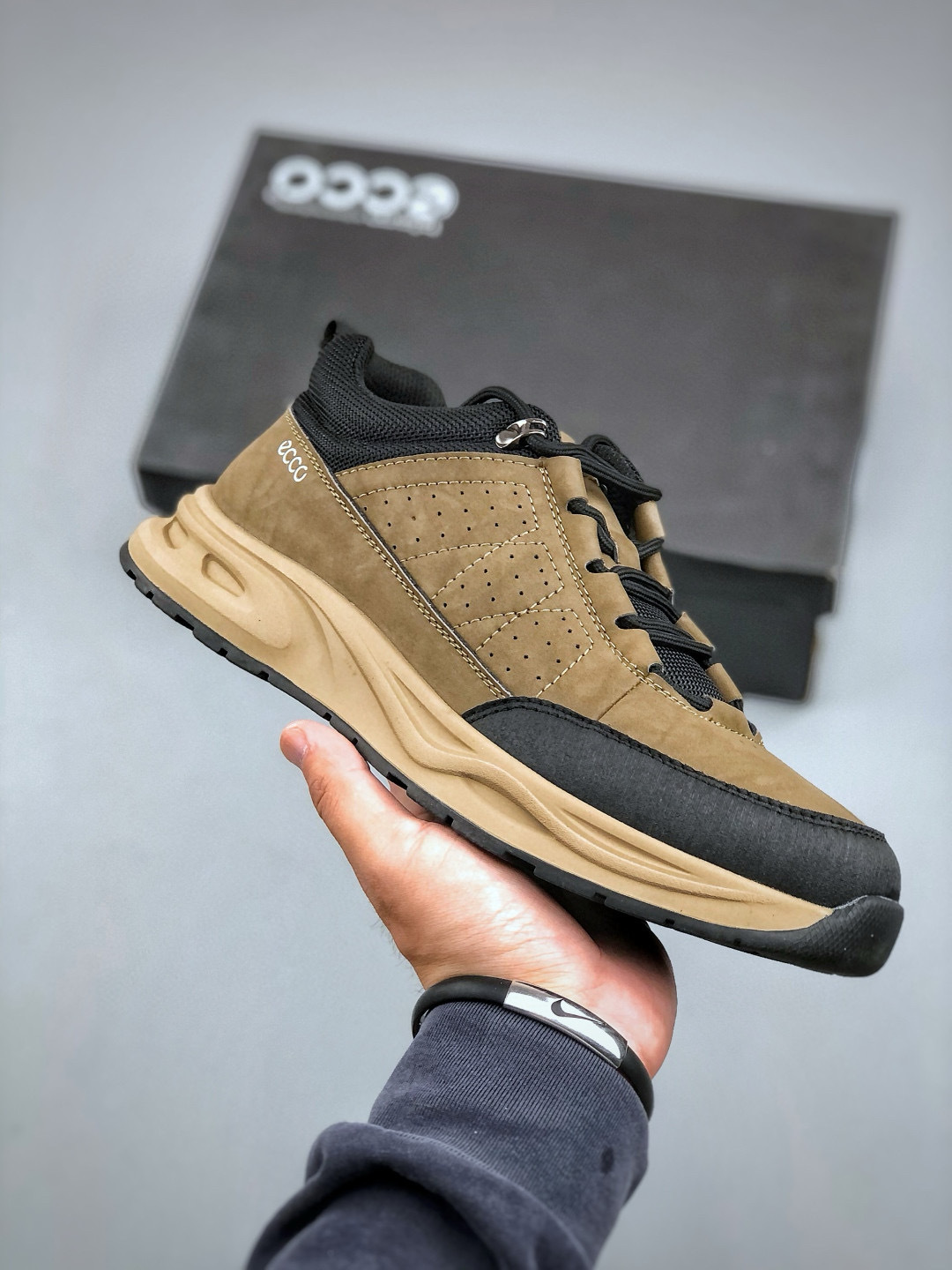 ECCO Men's Soft Leather Casual Sneakers - Lightweight & Comfortable 5 cmp i1747067888749 8960 0 3