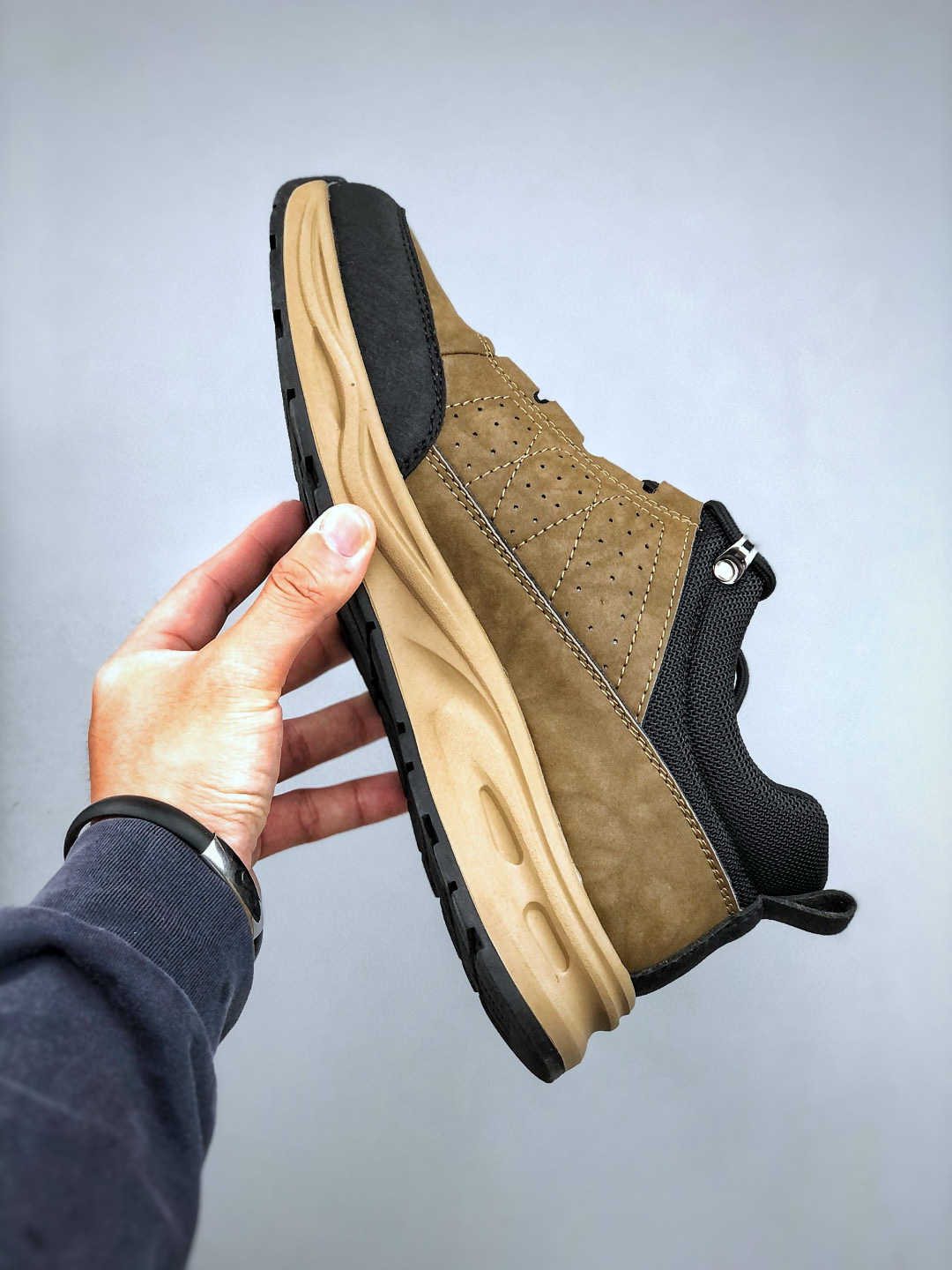 ECCO Men's Soft Leather Casual Sneakers - Lightweight & Comfortable 6 cmp i1747067891585 1848 0 4