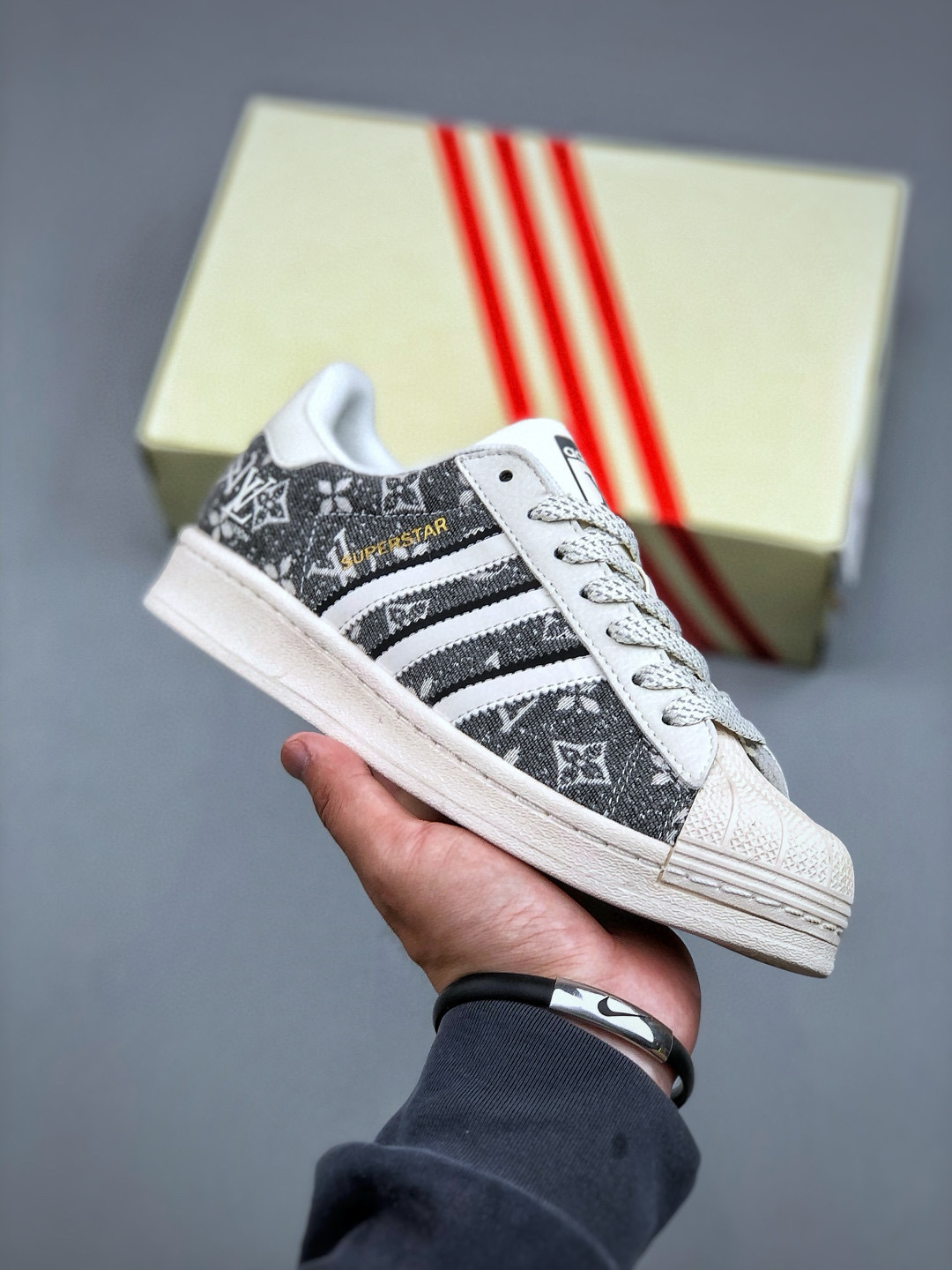 Adidas Originals Superstar Stussy Collab White Brown Shell Toe Sneakers 5 cmp i1747068206099 5601 0 3