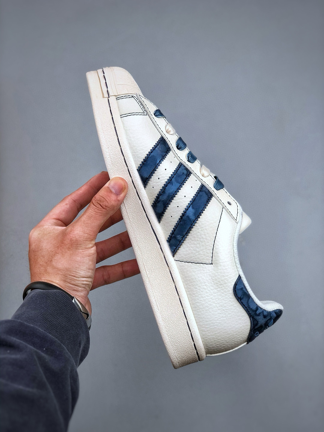 Adidas Originals Superstar x Supreme White Blue Leather Sneakers HS3069 6 cmp i1747156923154 6837 0 4