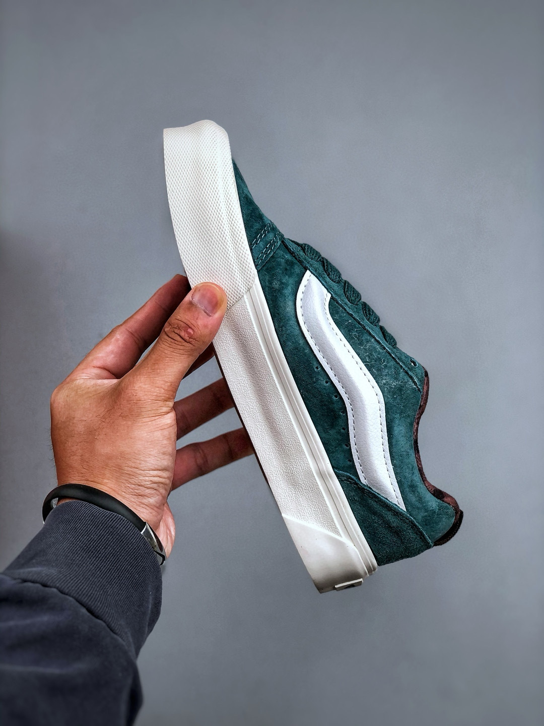 Vans Knu Skool Low-Top Sneakers - Casual, Comfortable, and Stylish 6 cmp i1757010618109 9625 0 4