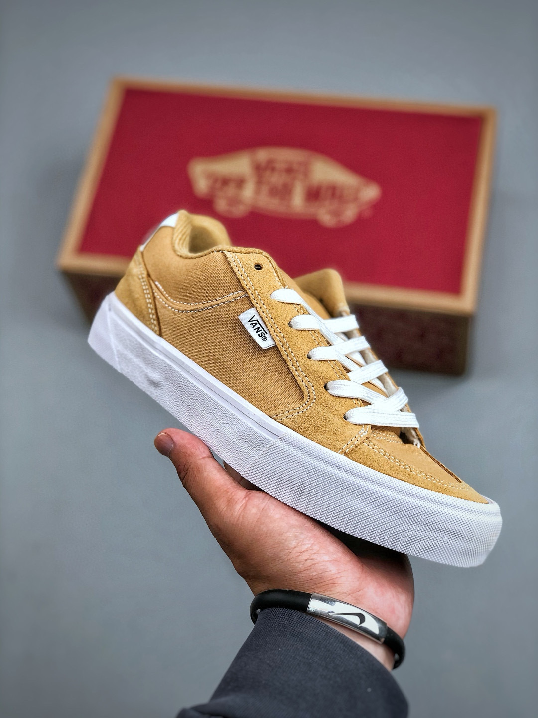 Vans Knu Skool Low-Top Sneakers - Casual, Comfortable, and Stylish 2 cmp i1757010618109 9635 0 0