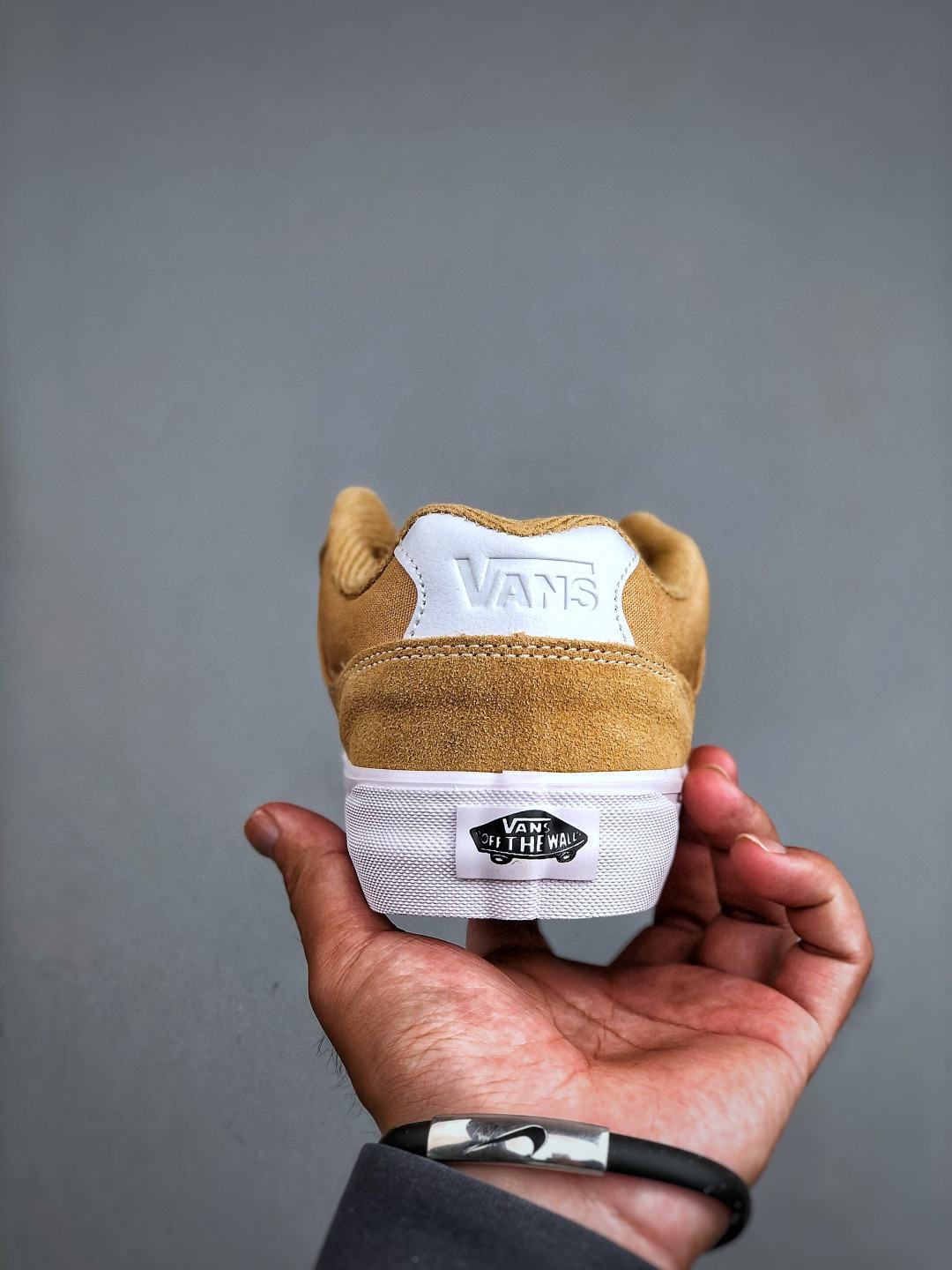 Vans Knu Skool Low-Top Sneakers - Casual, Comfortable, and Stylish 4 cmp i1757010618110 5737 0 2