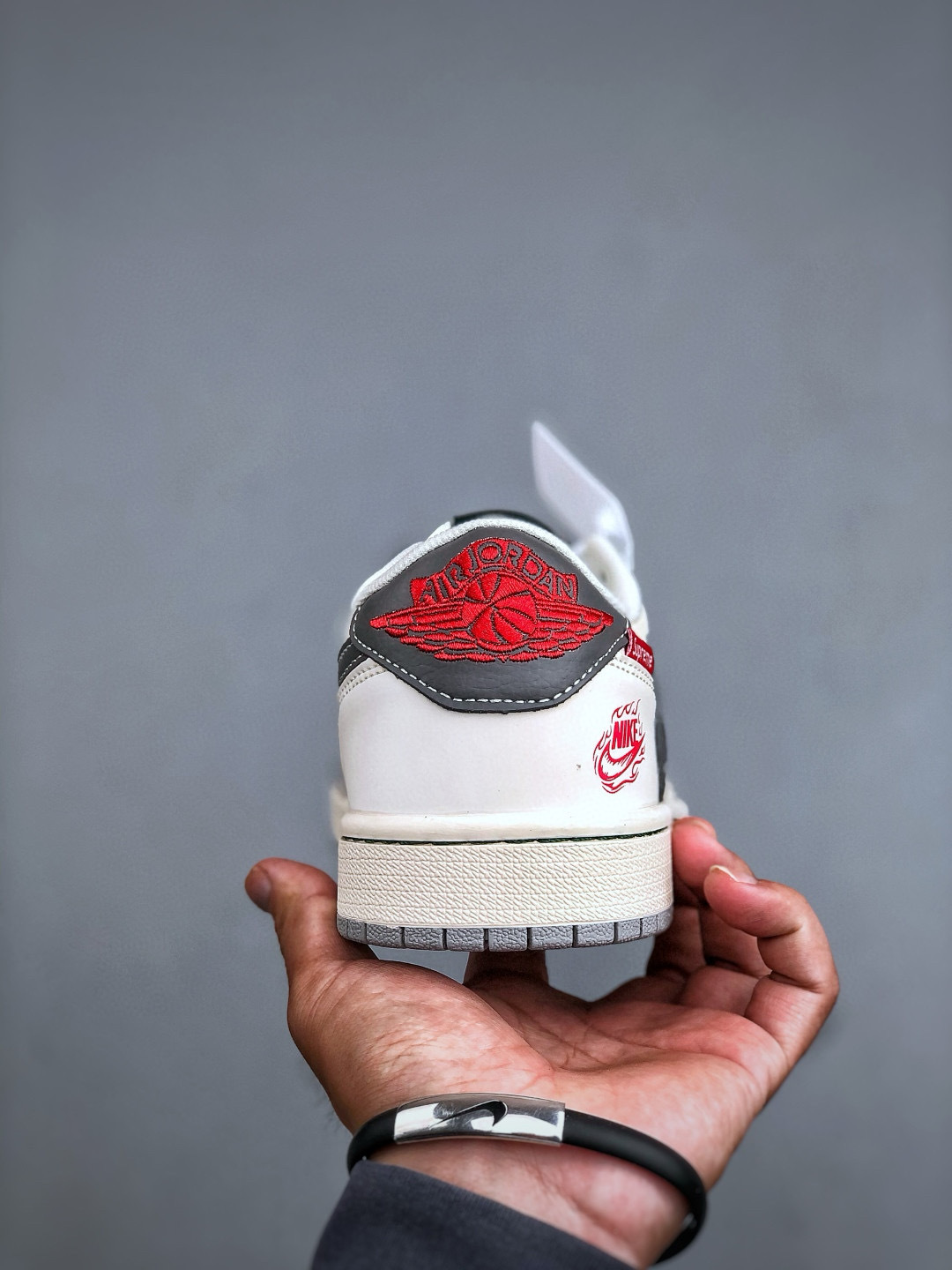 Nike Air Jordan 1 Low OG SP 'Travis Scott' Louis Vuitton Sneaker 7 cmp i1757010661716 1950 0 5