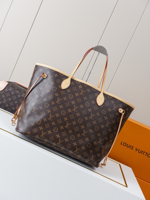 Louis Vuitton Neverfull MM Monogram Canvas Tote Bag M46978 1 Louis Vuitton Neverfull MM Monogram Canvas Tote Bag M46978