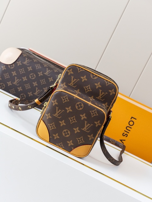 Louis Vuitton Monogram Canvas Reporter Crossbody Bag M45236 (20X15x10cm) 1 Louis Vuitton Monogram Canvas Reporter Crossbody Bag M45236 (20X15x10cm)
