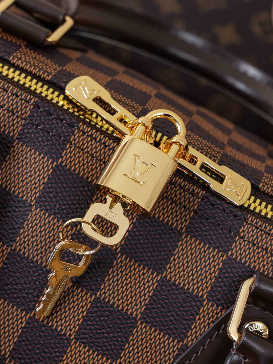 Louis Vuitton 动态163c01芯片N40590啡格30 （新版五金） M41112啡格30【独家背景 】Speedy 系列手袋原为 1930 年代的旅行者而设计
